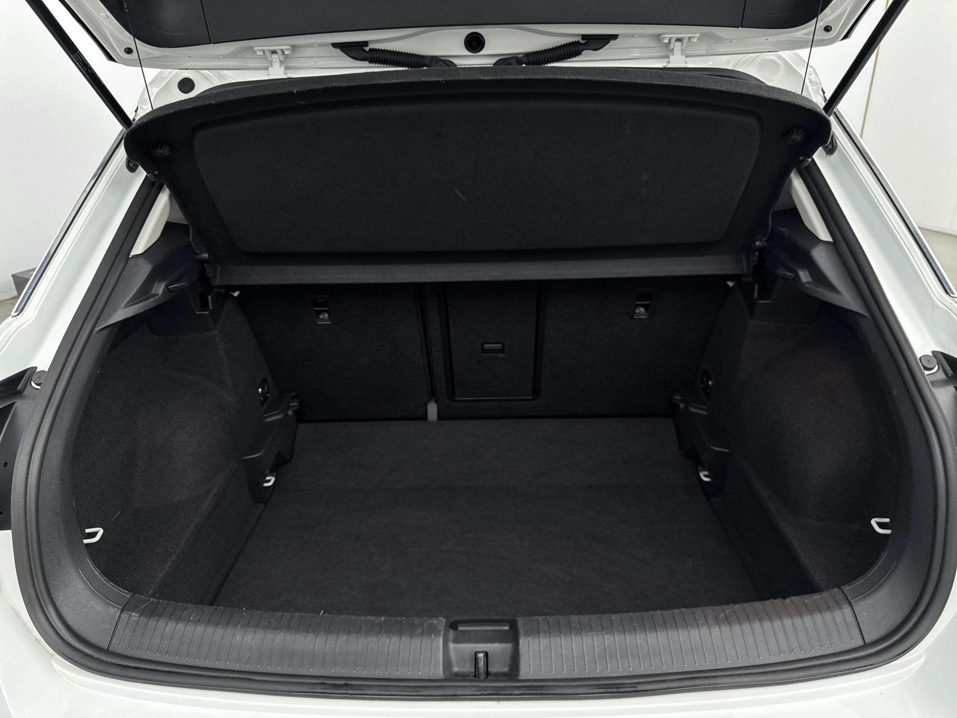 Volkswagen-T-Roc-image-19