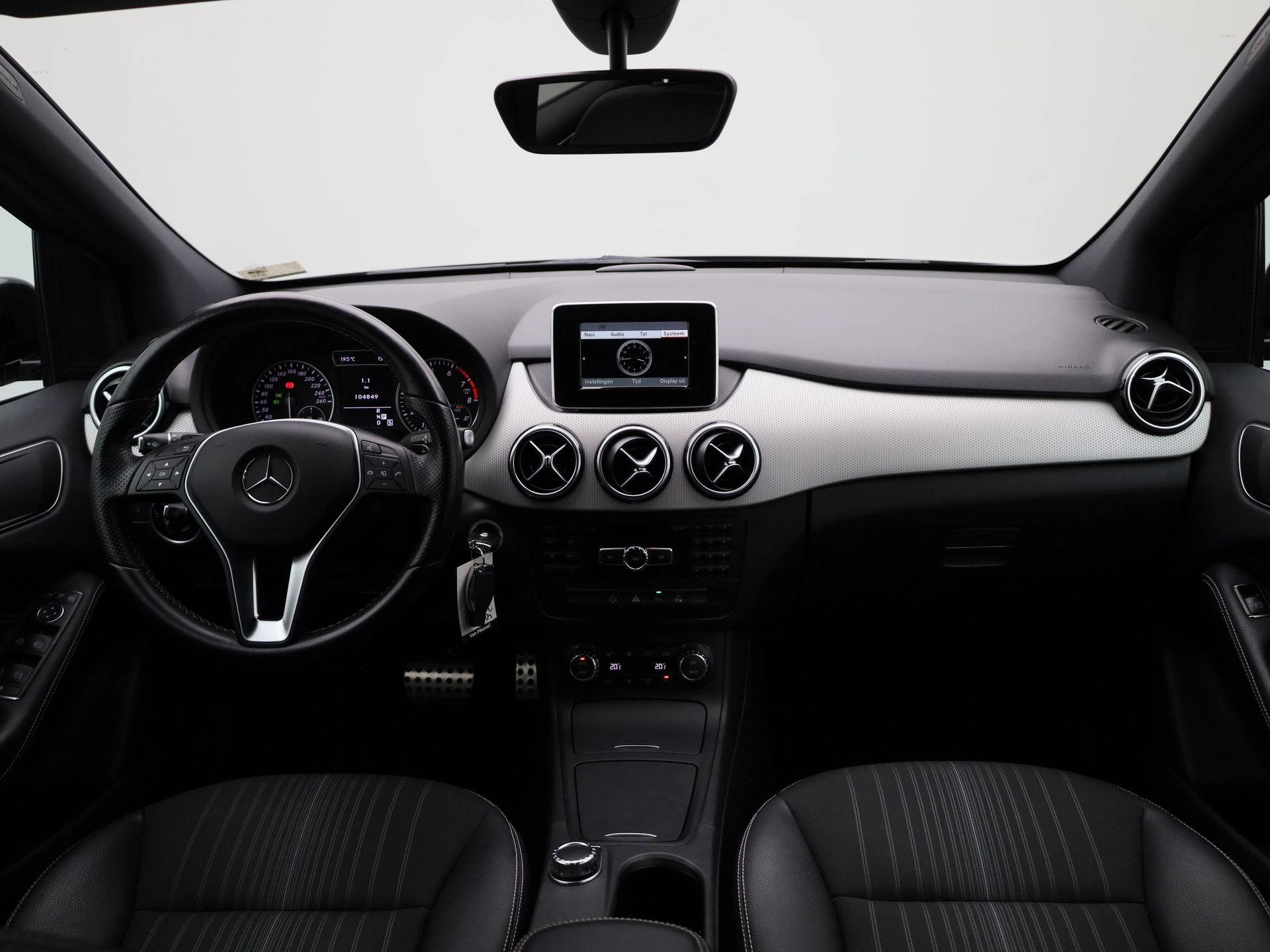 Mercedes-Benz-B-Klasse-image-33