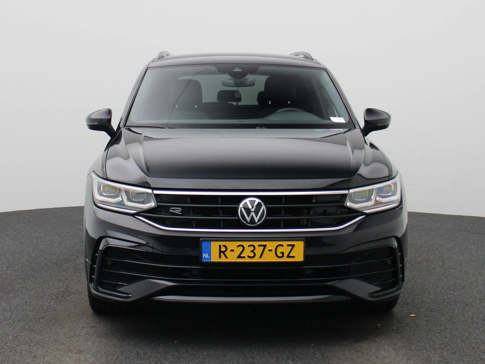 Volkswagen-Tiguan-image-2