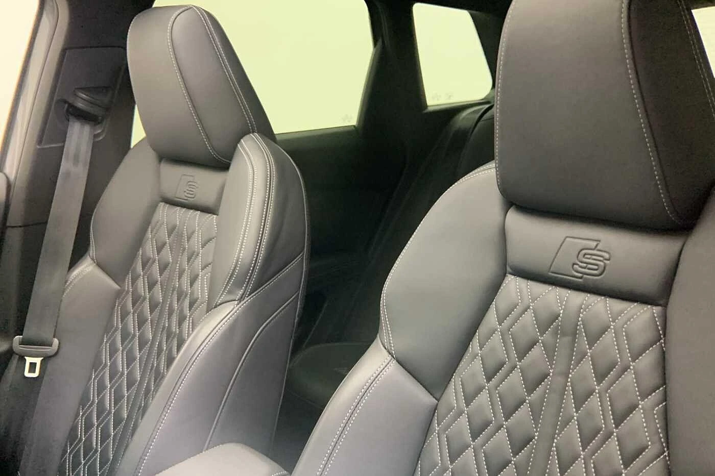 Audi-Q4 e-tron-image-8