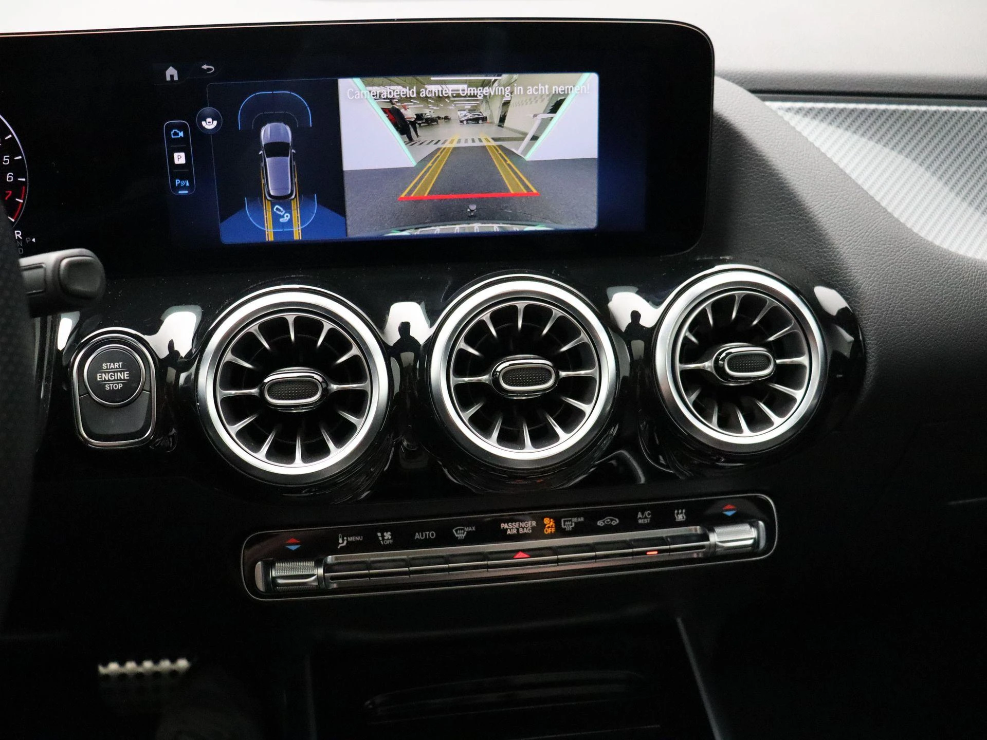 Mercedes-Benz-GLA-image-20