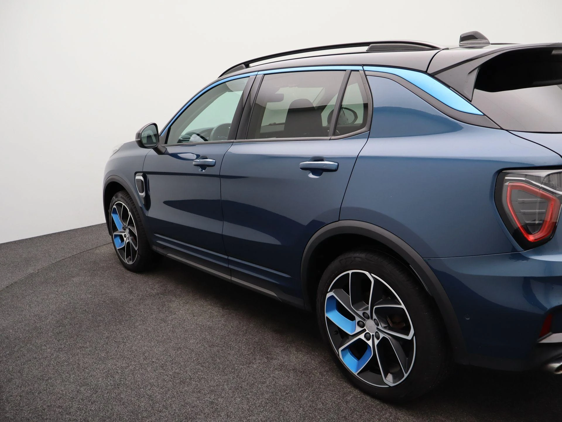 Lynk & Co-01-image-38