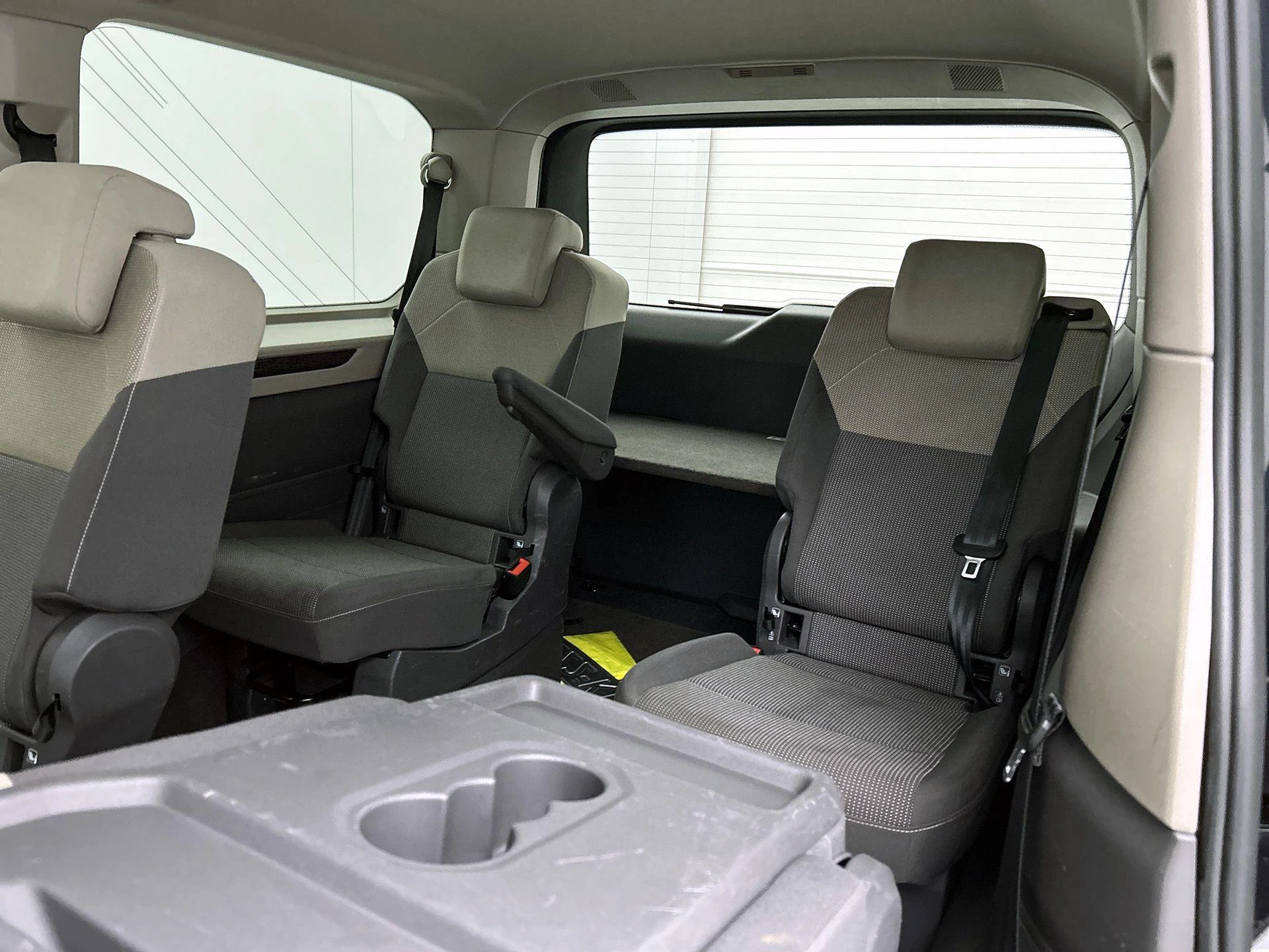 Volkswagen-Multivan-image-13