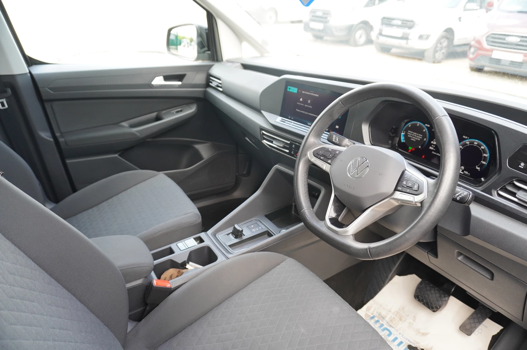 Volkswagen-Caddy-image-5