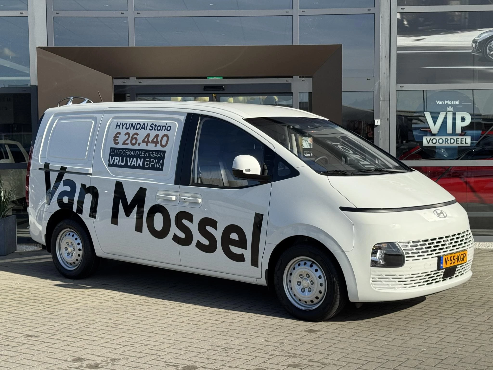 Hyundai-Staria-image-3