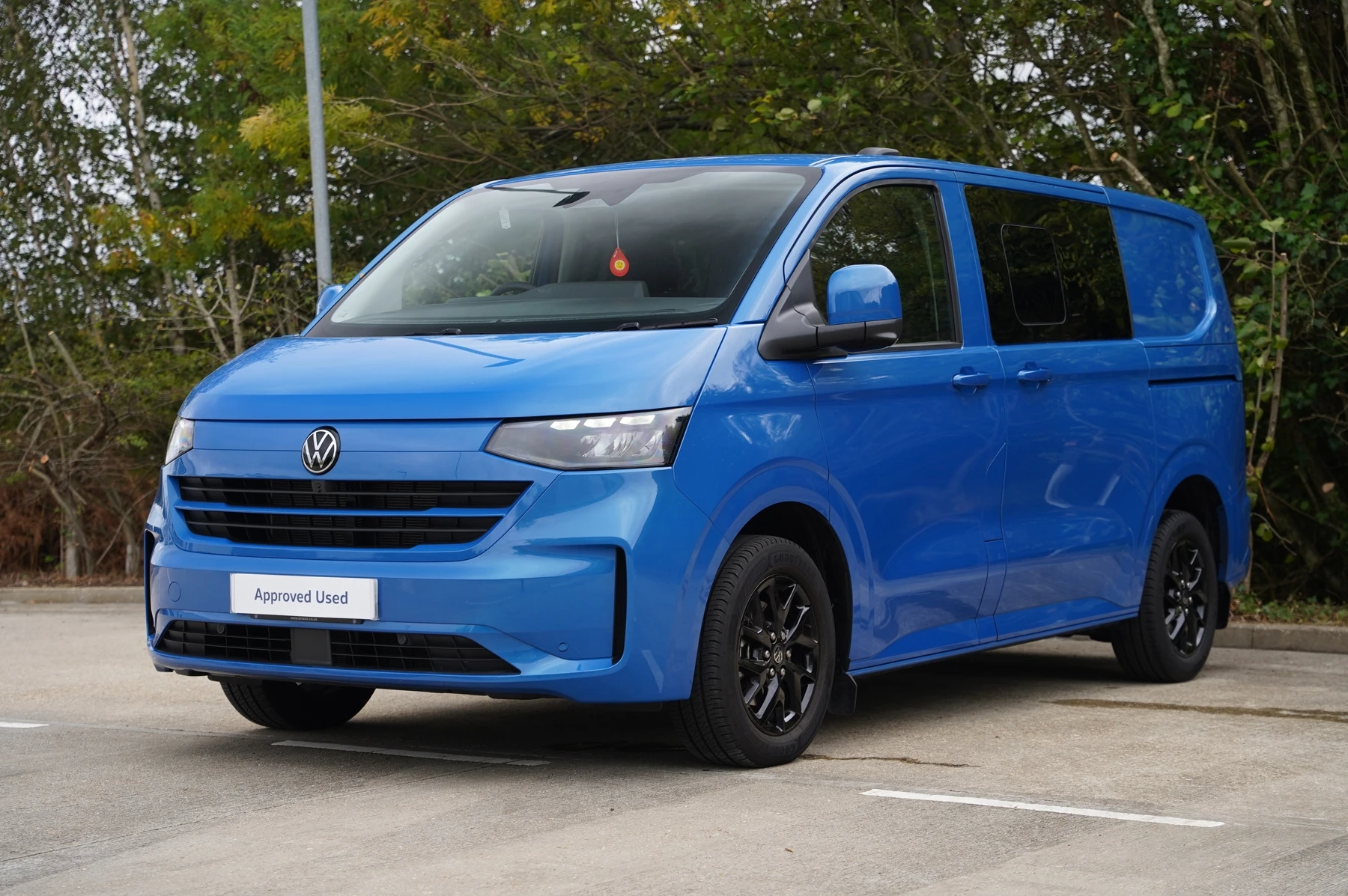 Volkswagen-Transporter-image-33