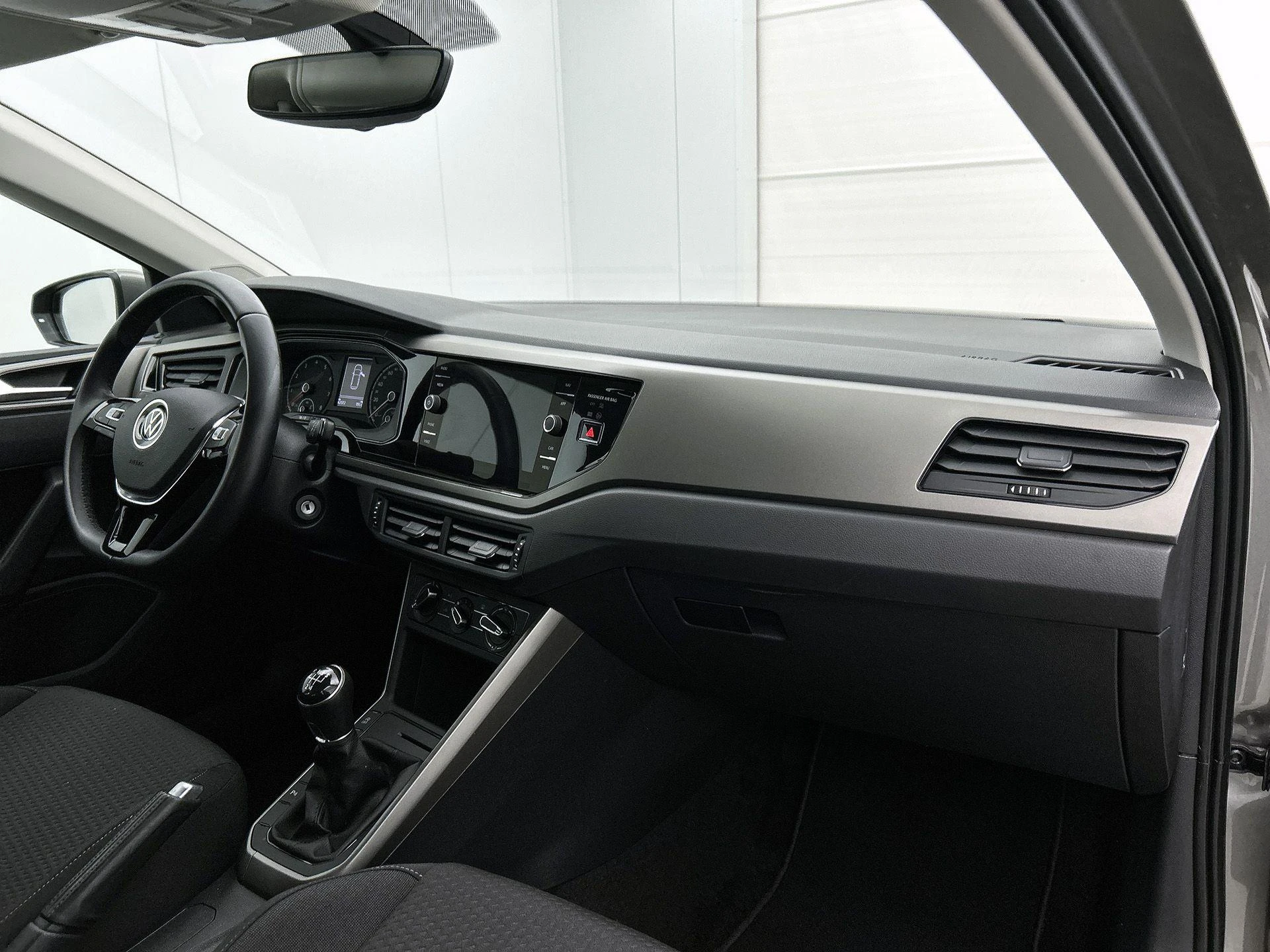 Volkswagen-Polo-image-15