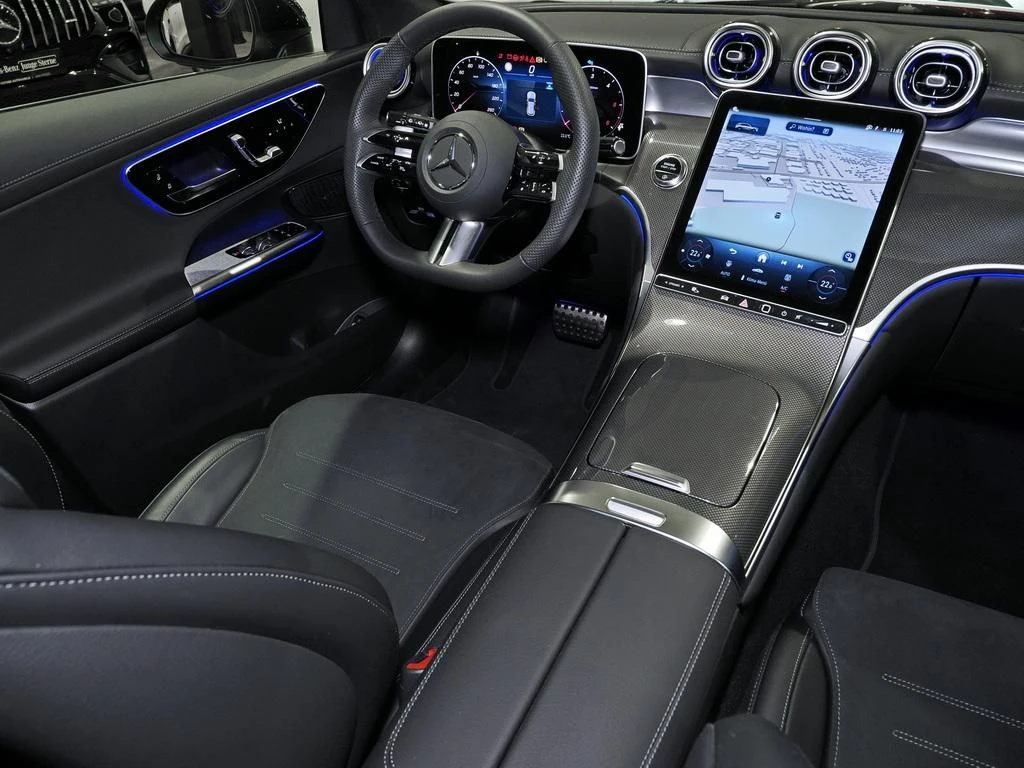 Mercedes-Benz-GLC 300 d-image-9