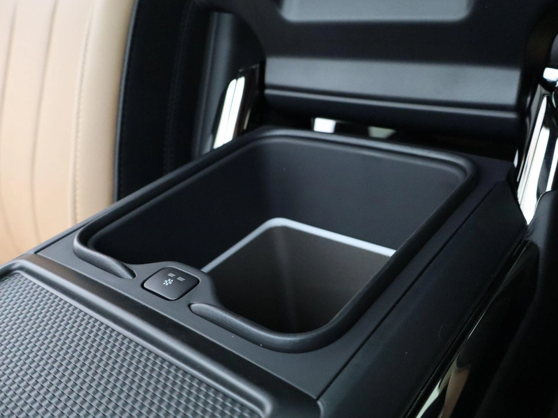 Land Rover-Range Rover Sport-image-28