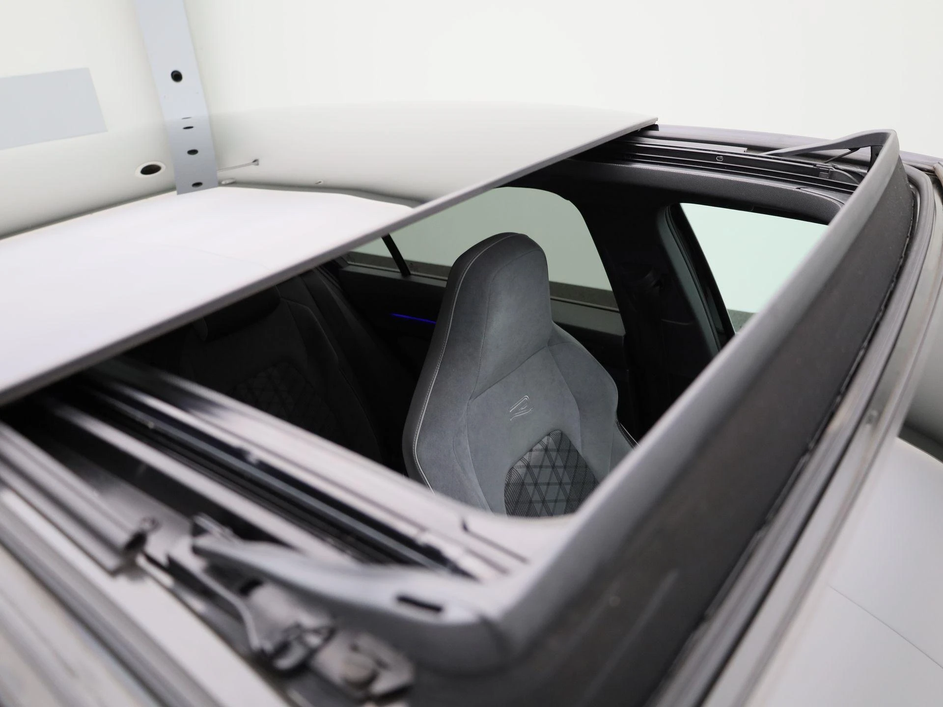 Volkswagen-Golf-image-38