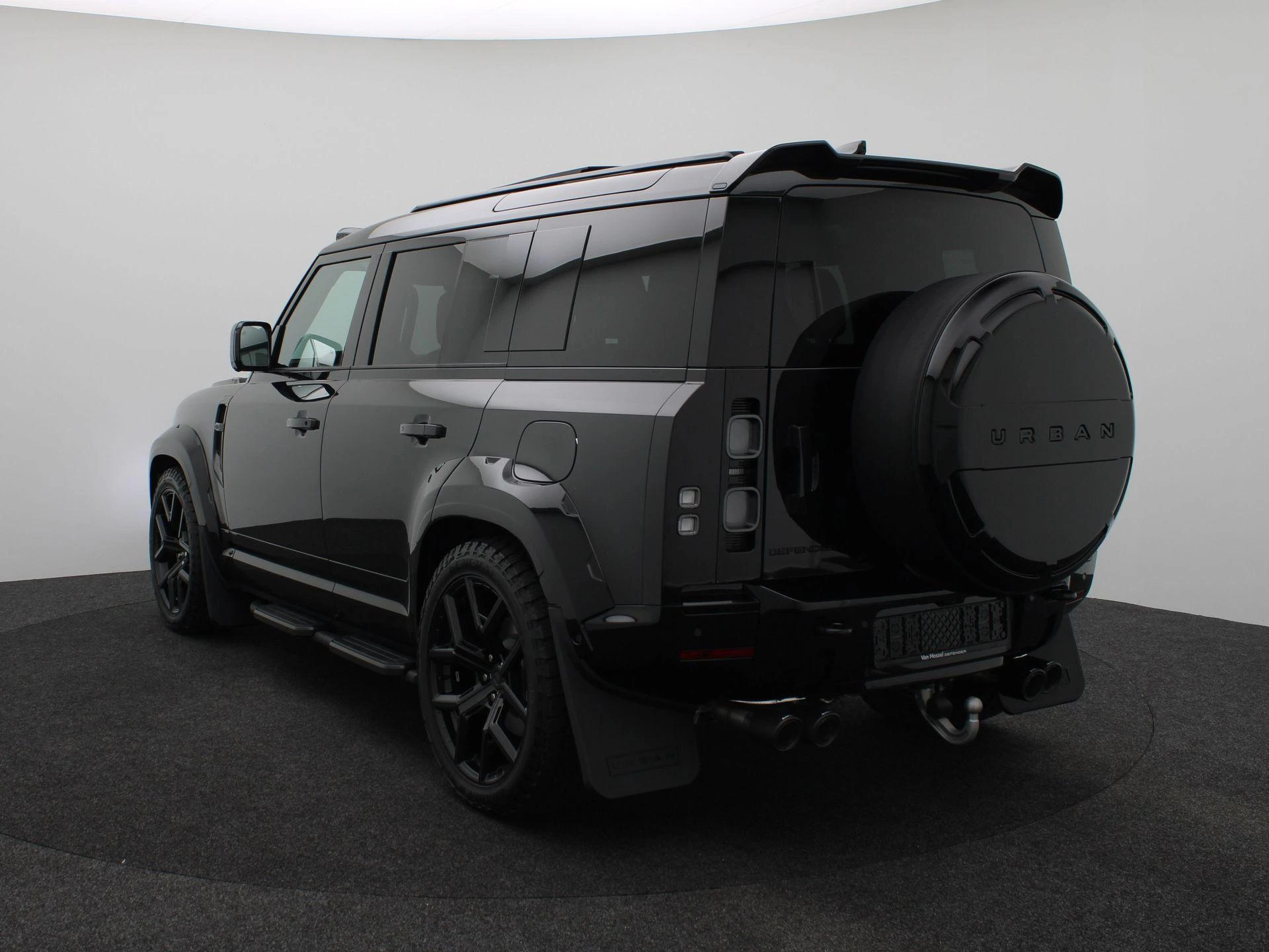 Land Rover-Defender-image-2