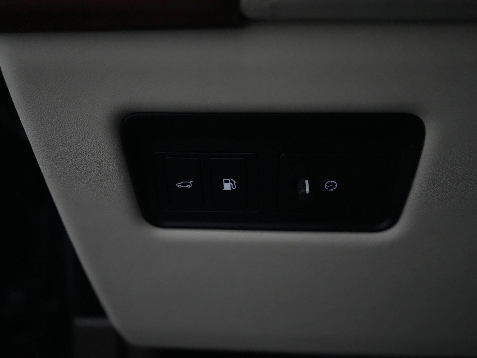 Land Rover-Range Rover-image-15