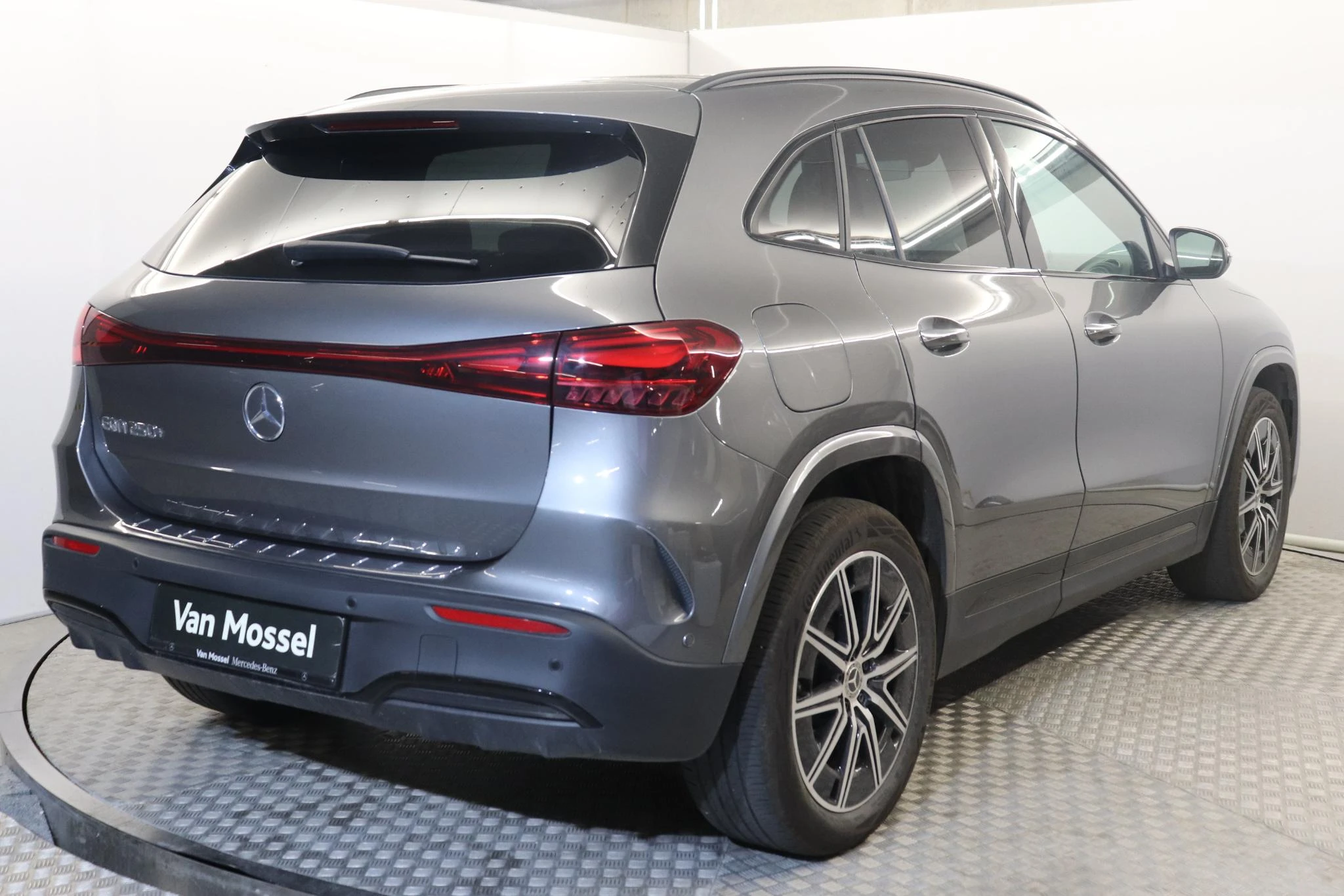 Mercedes-Benz-EQA-image-1