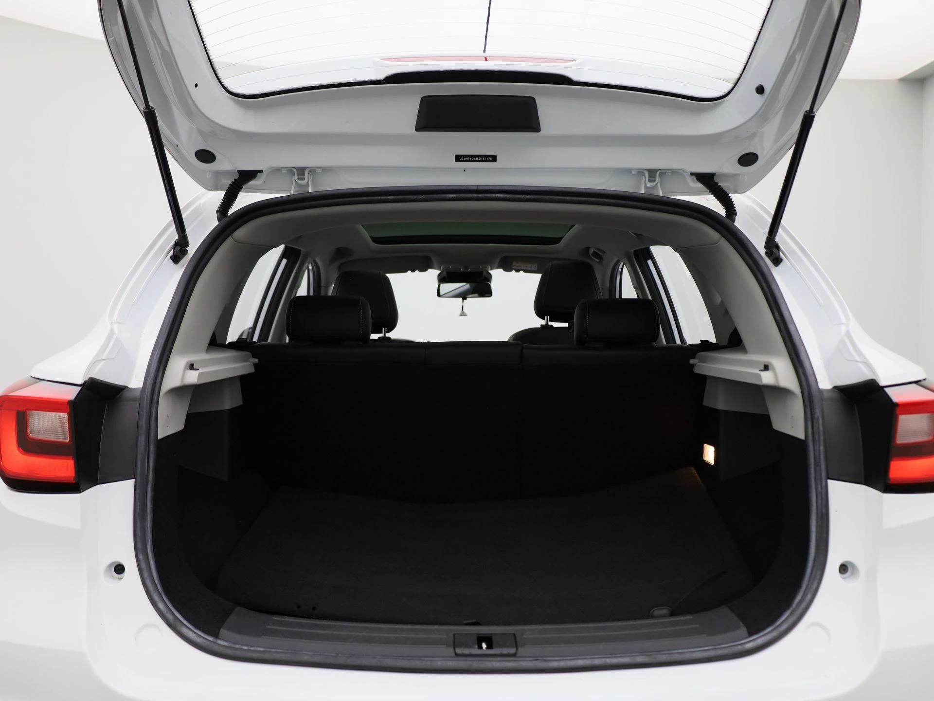 MG-ZS EV-image-13
