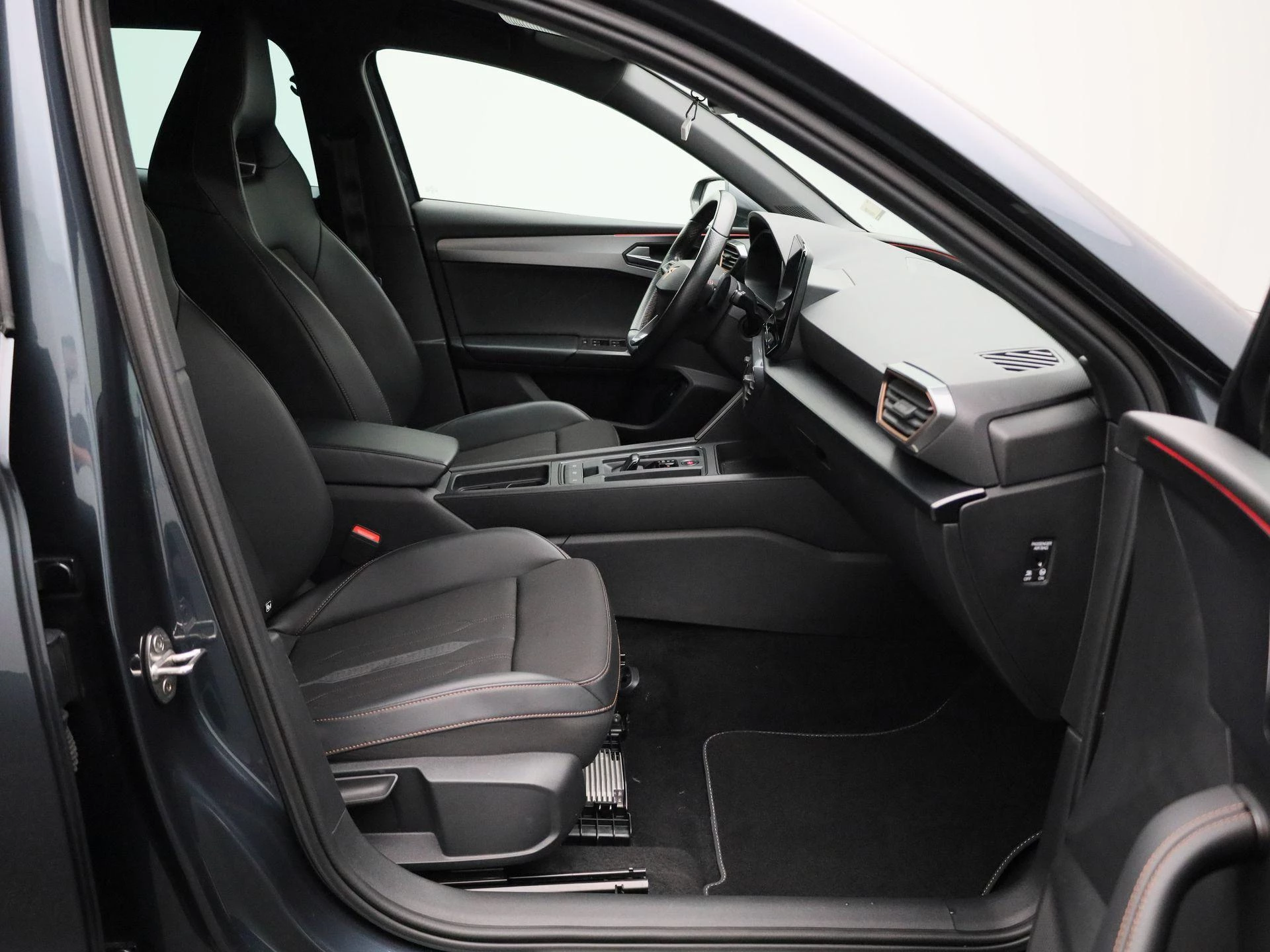 CUPRA Leon 1.4 e-Hybrid VZ Business