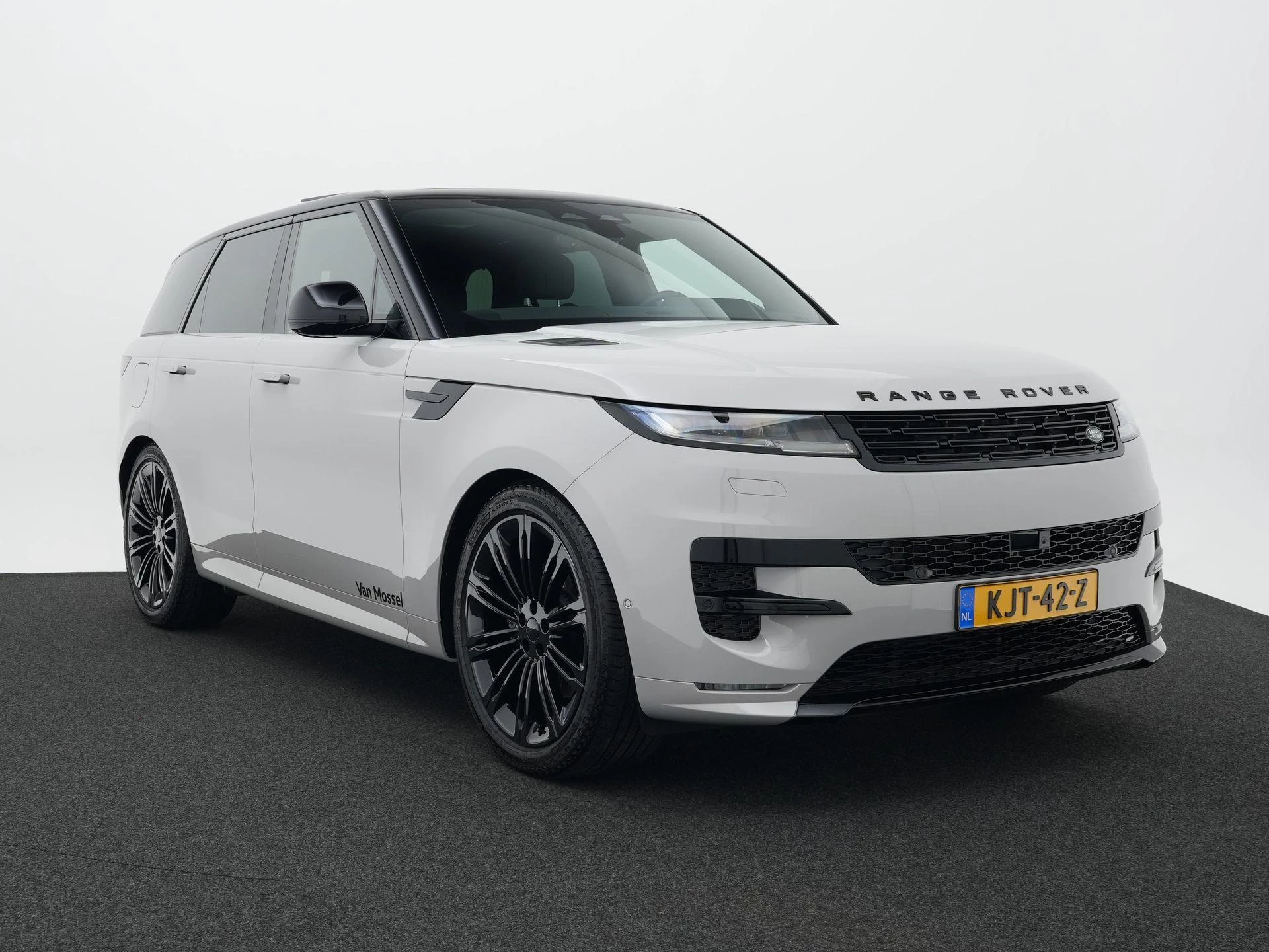 Land Rover Range Rover Sport 3.0 P460e MOMENTUM EDITION