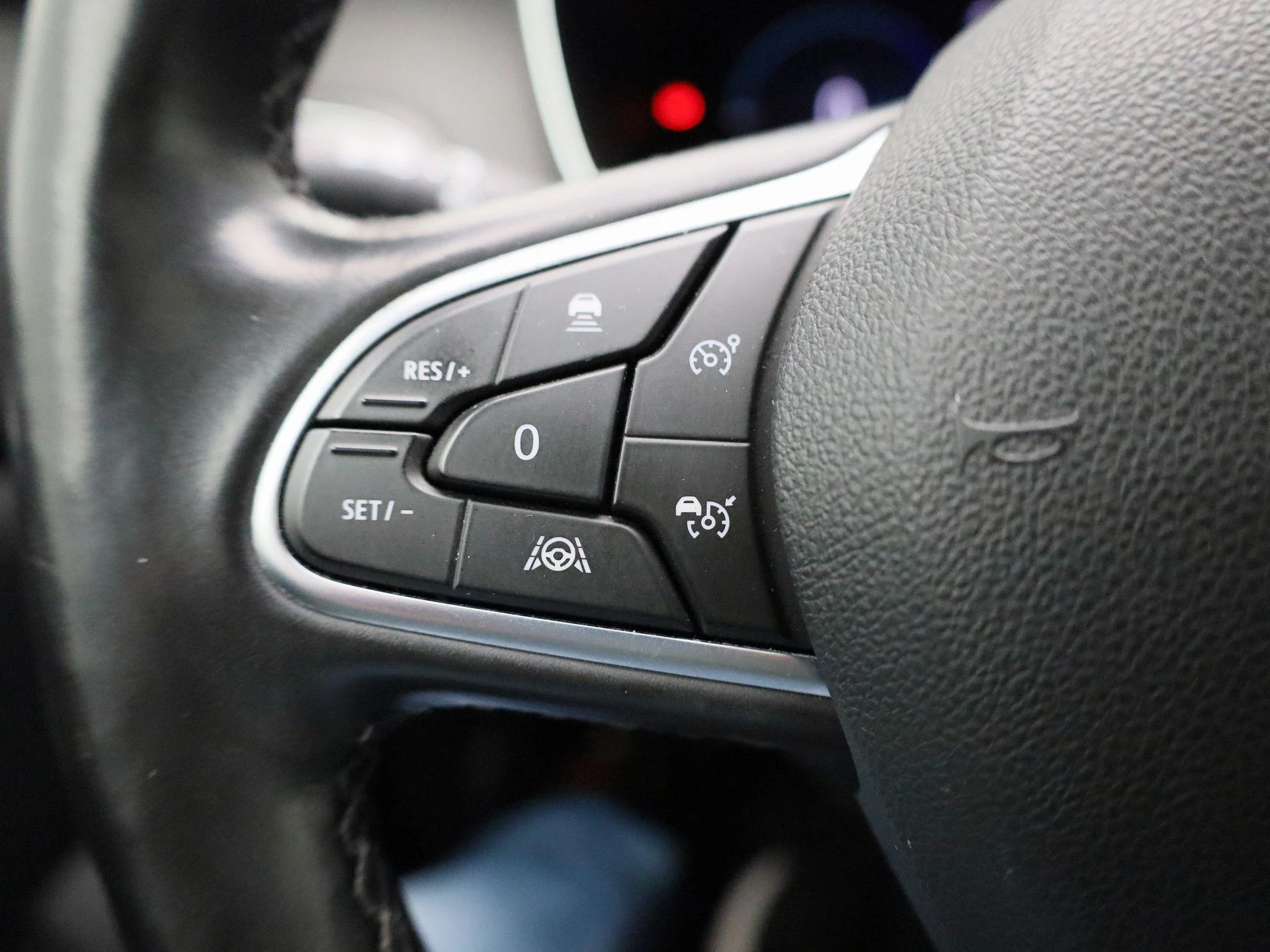 Renault-Megane E-Tech-image-24