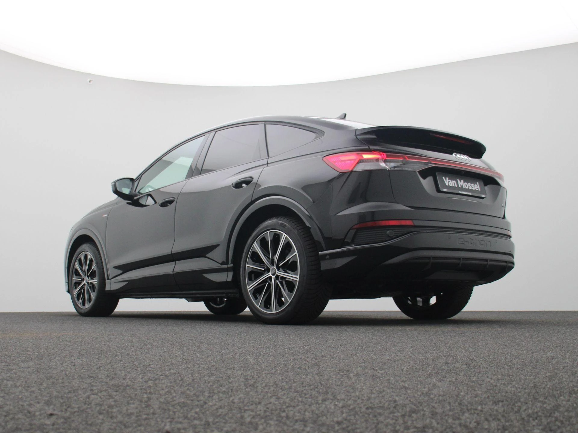 Audi-Q4 Sportback e-tron-image-8