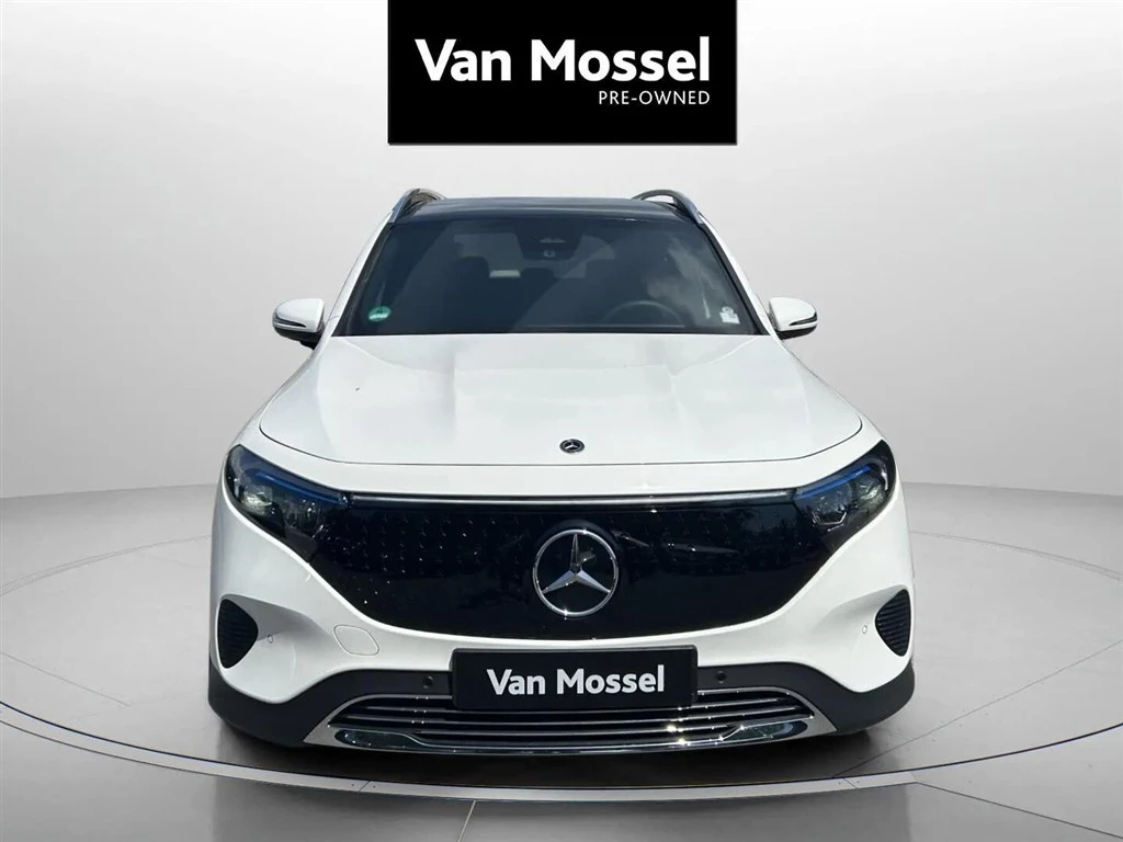 Mercedes-Benz-EQB-image-1