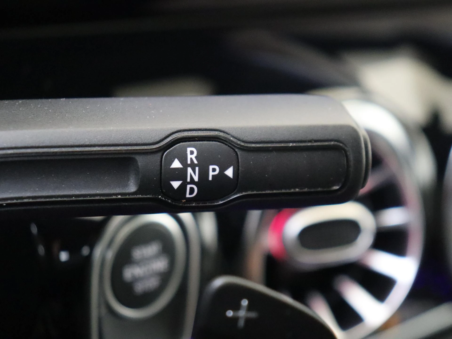 Mercedes-Benz-B-Klasse-image-13
