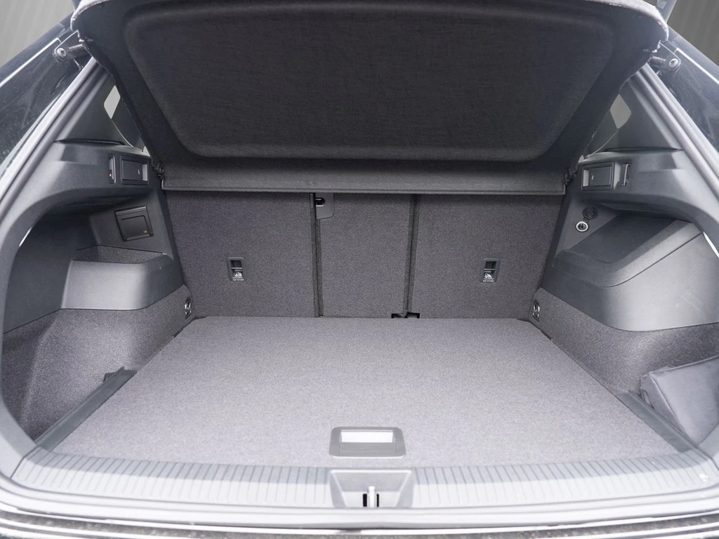 Volkswagen Tiguan R-Line 1.5 eTSI AHV IQ.Drive BlackStyle