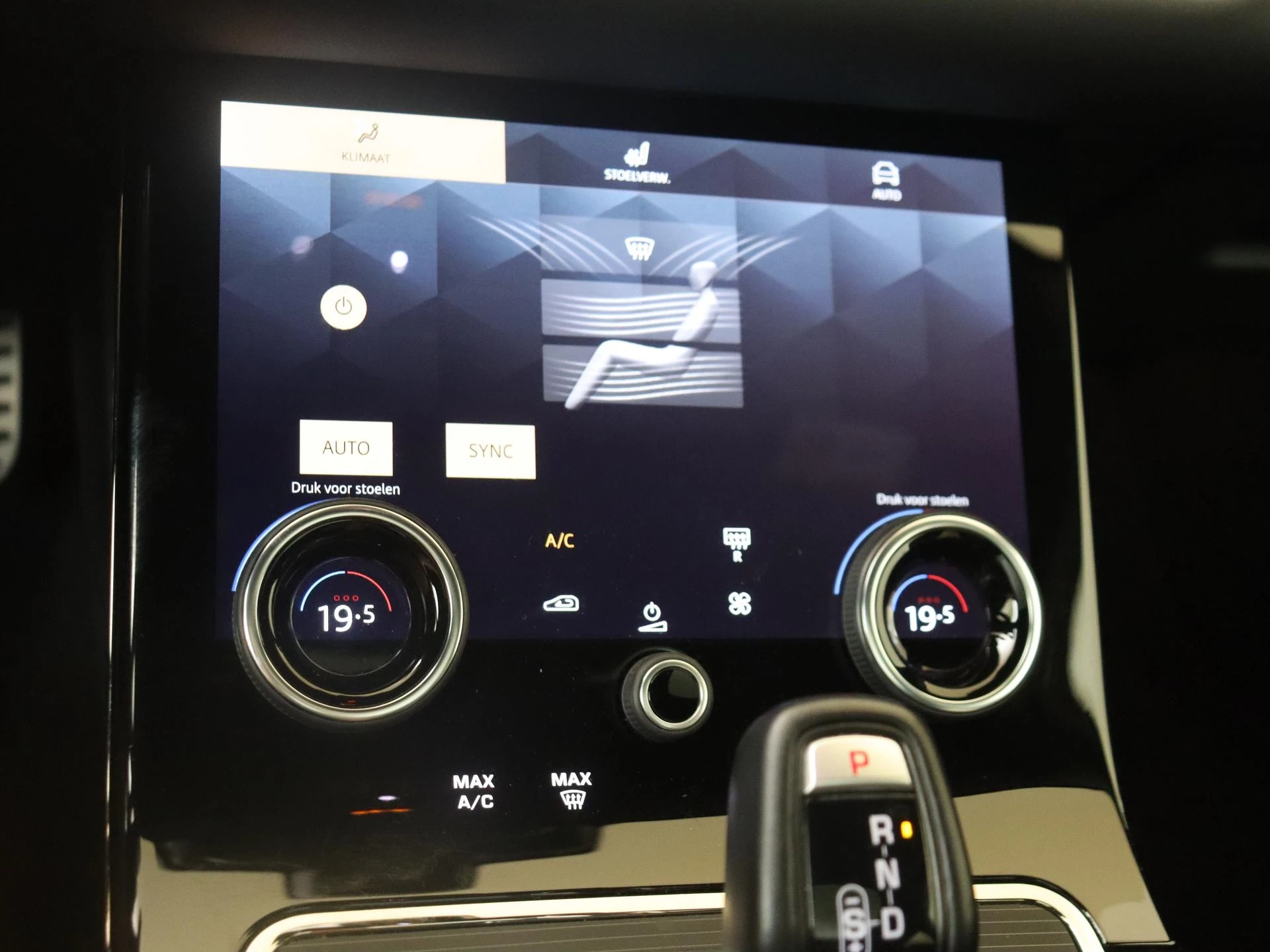 Land Rover-Range Rover Evoque-image-19
