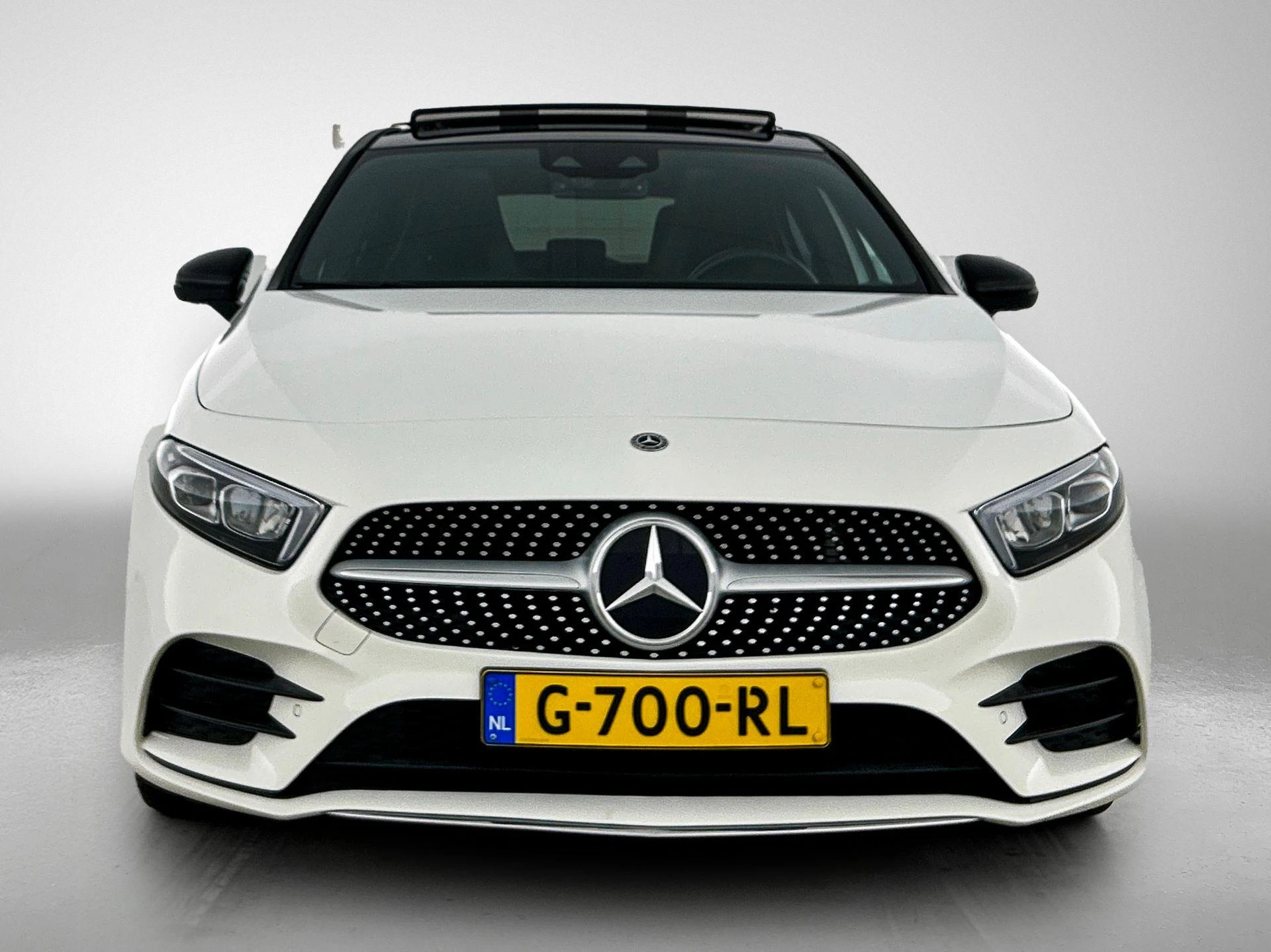 Mercedes-Benz-A-Klasse-image-4