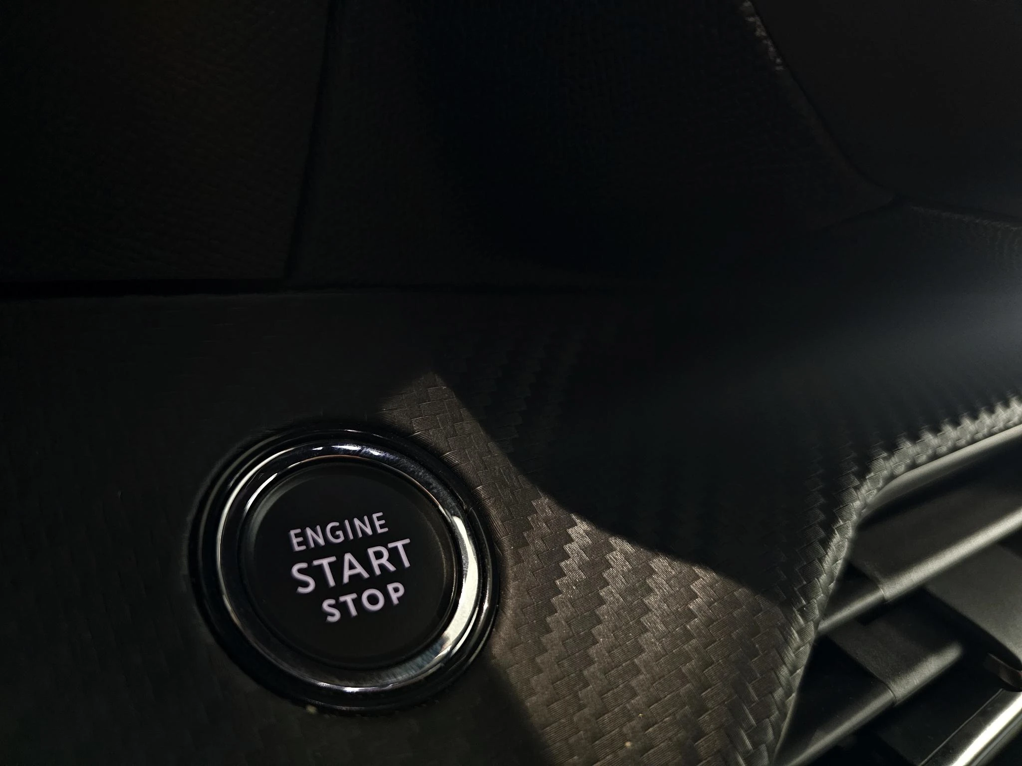 Peugeot-e-2008-image-15
