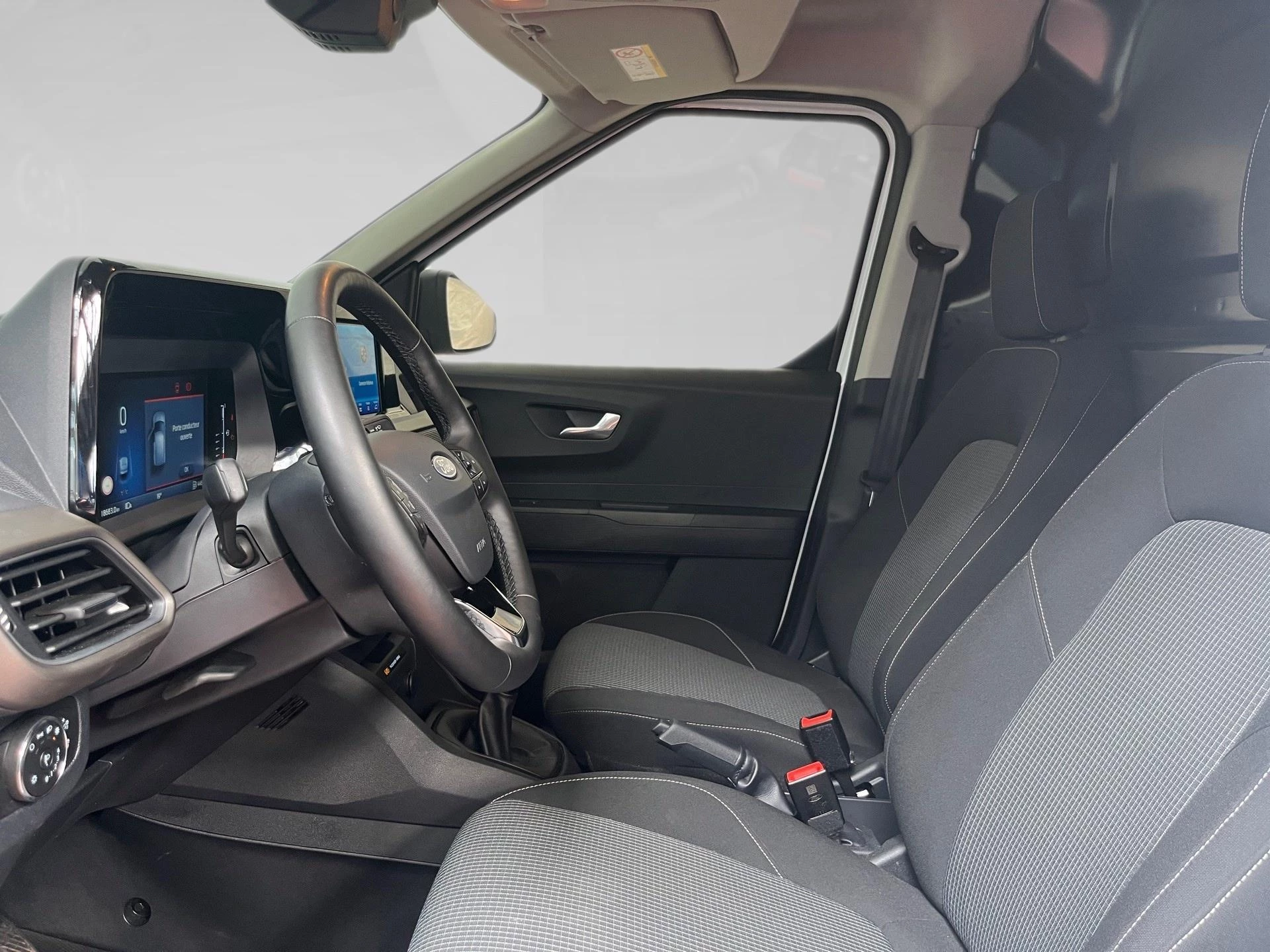 Ford-Transit Courier-image-3