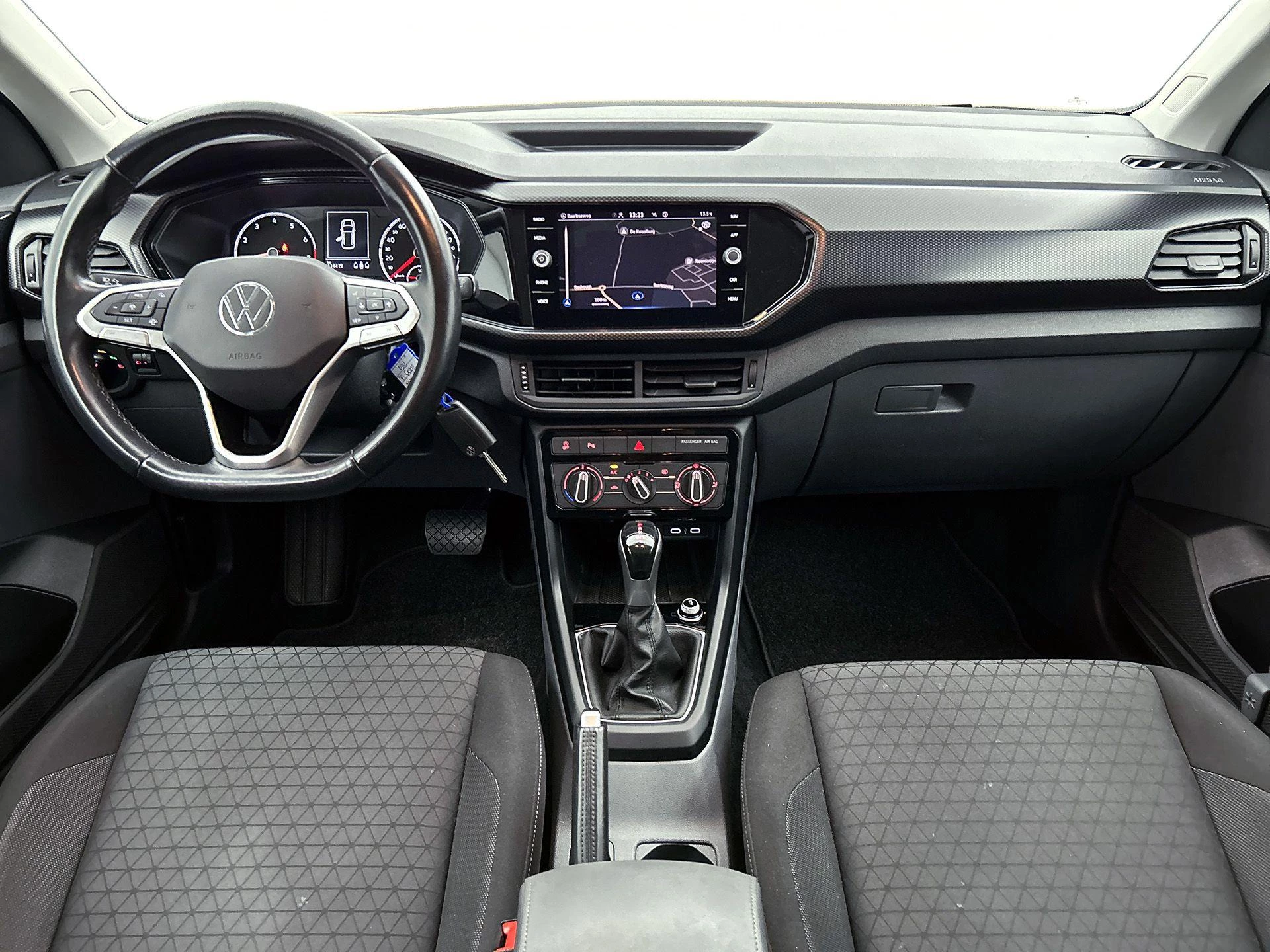 Volkswagen-T-Cross-image-27