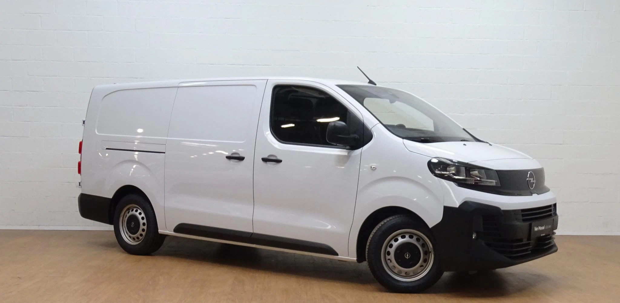 Opel-Vivaro-image-1