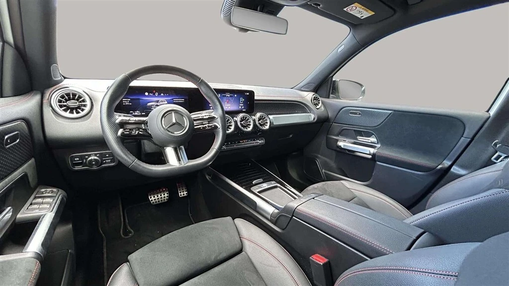Mercedes-Benz-EQB-image-11