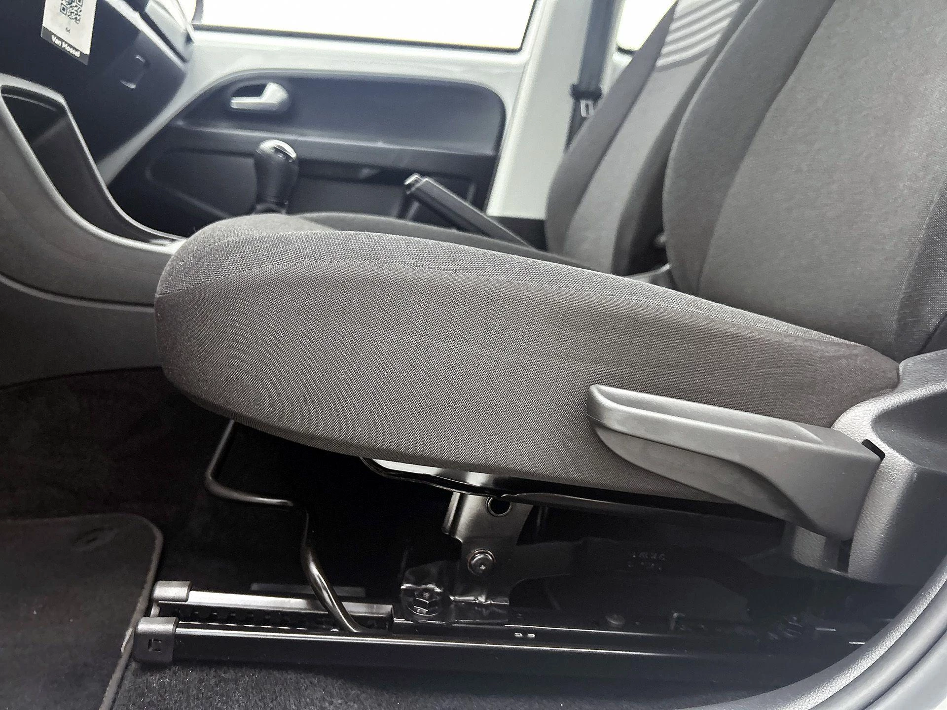 Volkswagen-up!-image-15