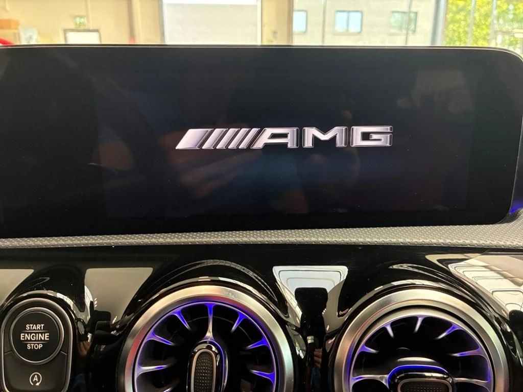 Mercedes-AMG-A-Klasse 35-image-19