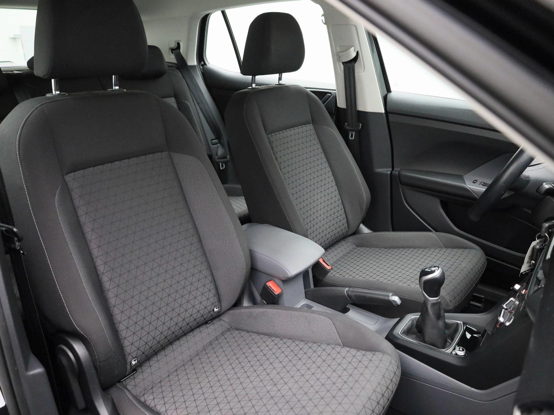 Volkswagen-T-Cross-image-33