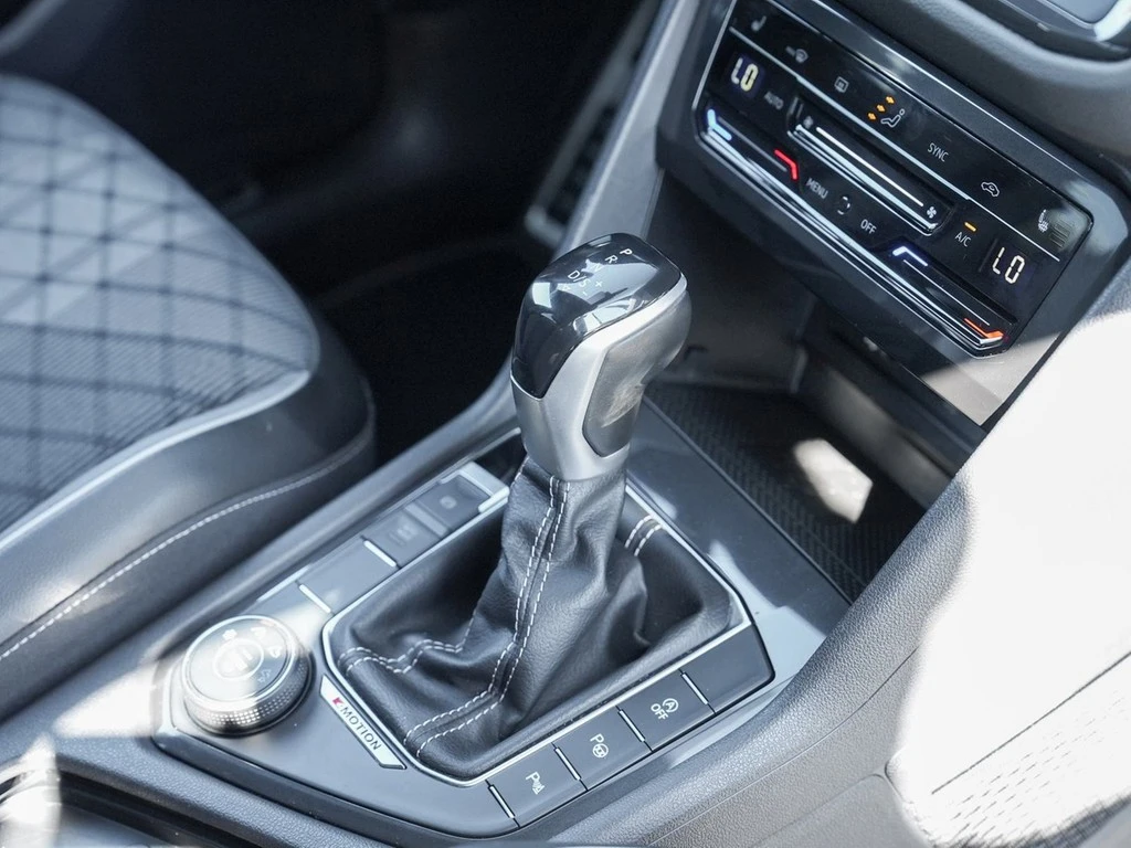 Volkswagen-Tiguan-image-7