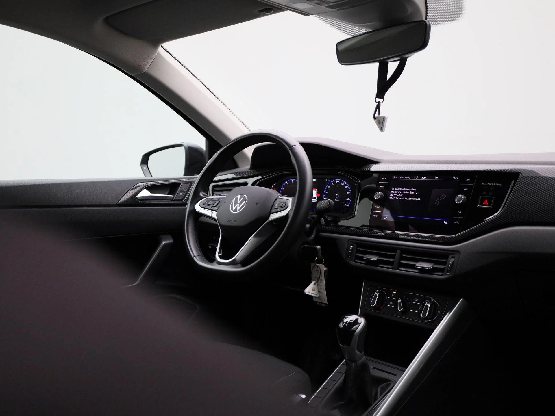 Volkswagen-Polo-image-28