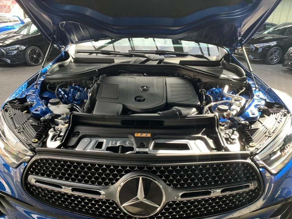 Mercedes-Benz-GLC 300-image-21