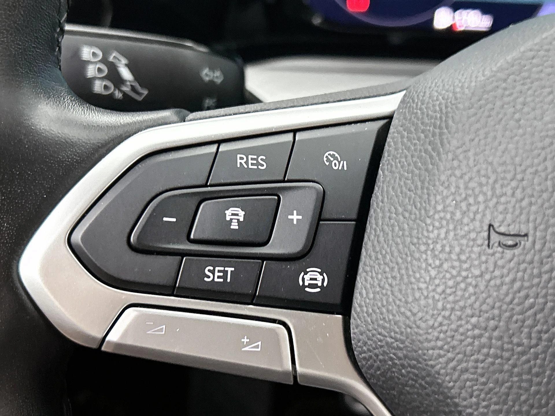 Volkswagen-Golf-image-5