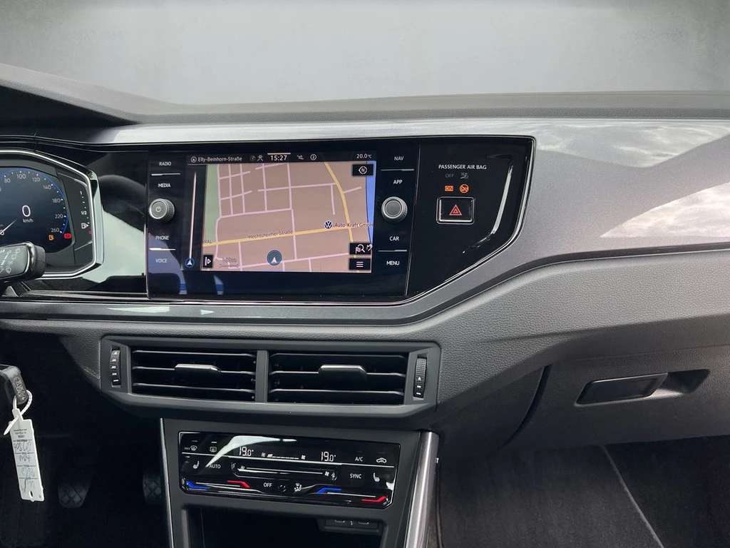 Volkswagen-Polo-image-9