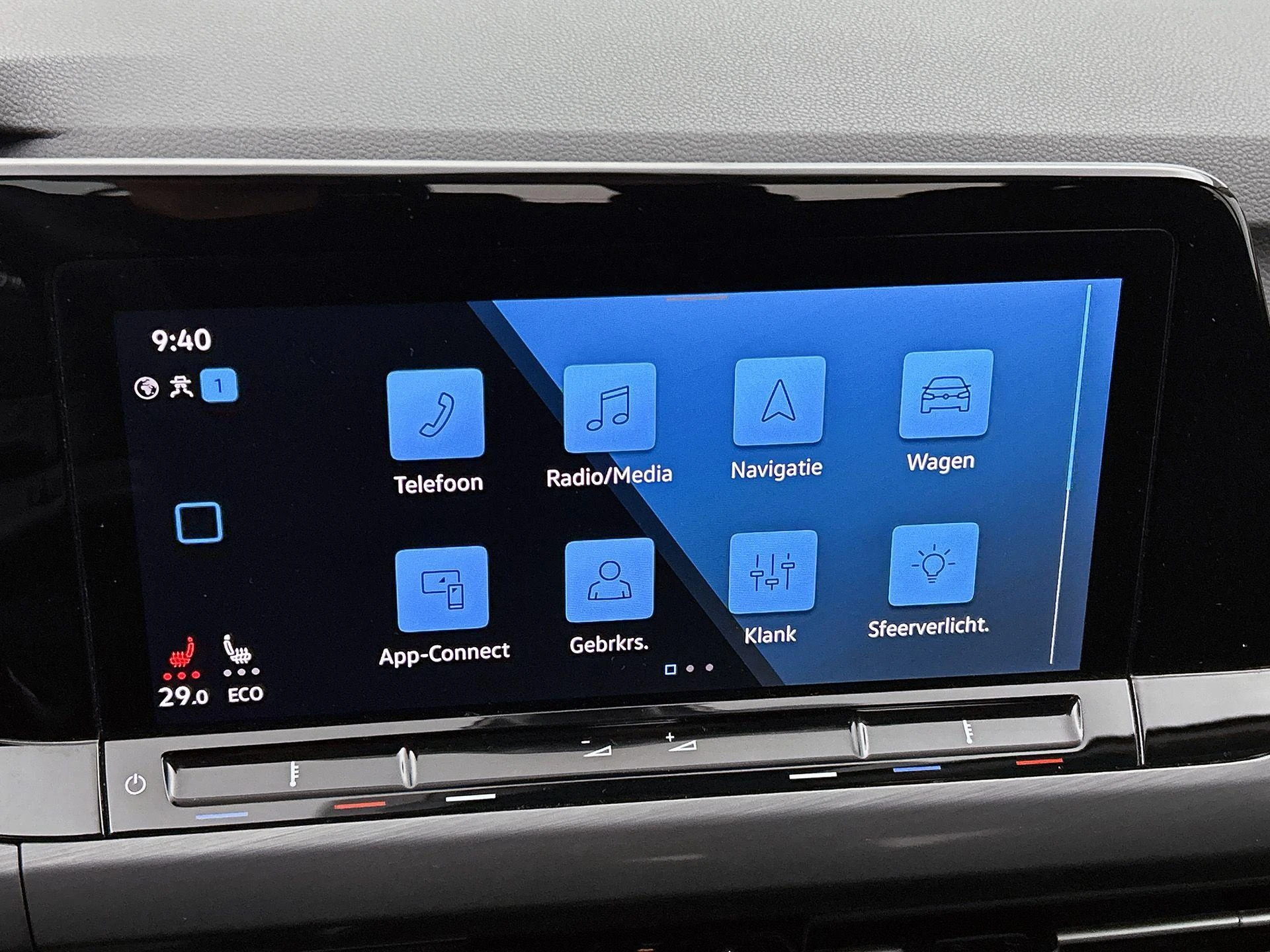 Volkswagen-Golf-image-25