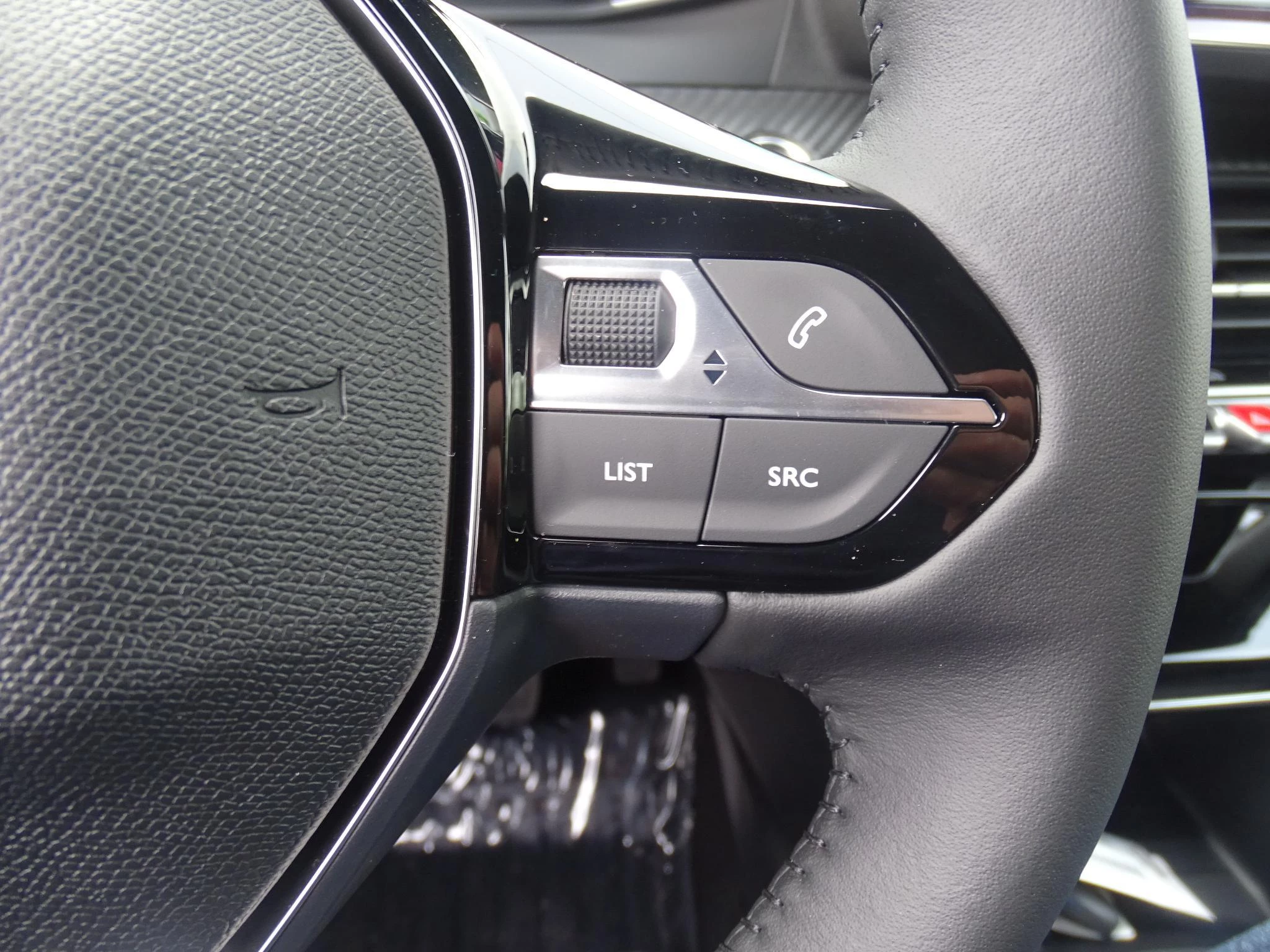 Peugeot 2008 1.2 HYBRID 136 e-DSC6 Allure VERWACHT