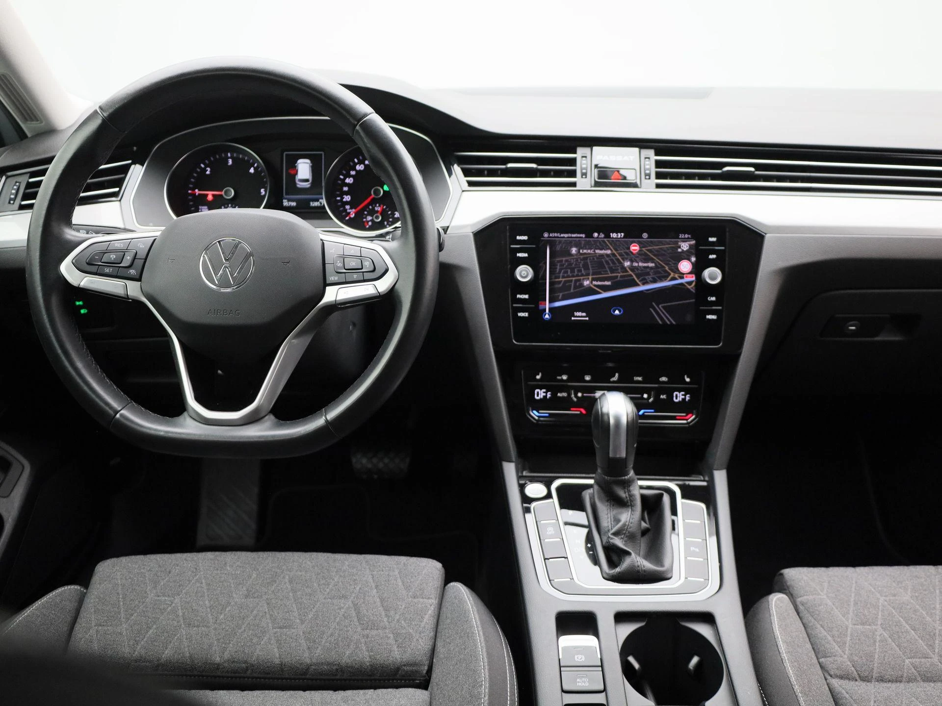 Volkswagen-Passat-image-6