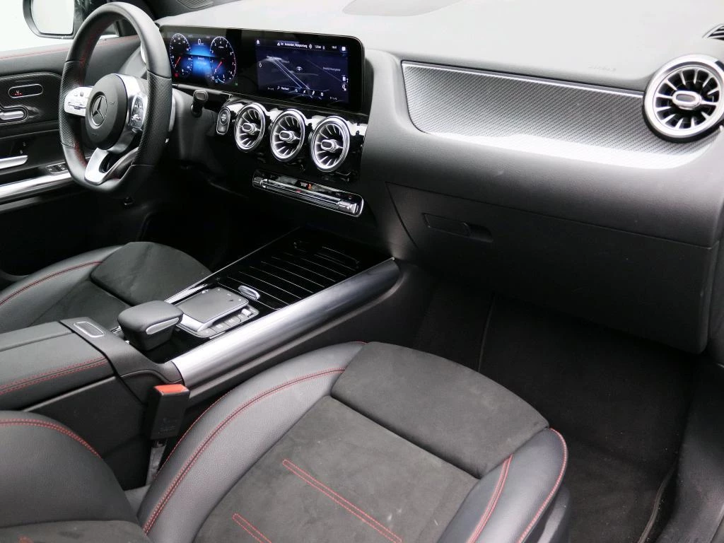 Mercedes-Benz-GLA-image-3