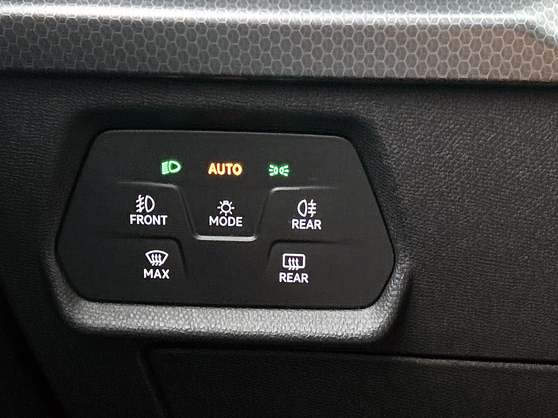 SEAT-Leon-image-16