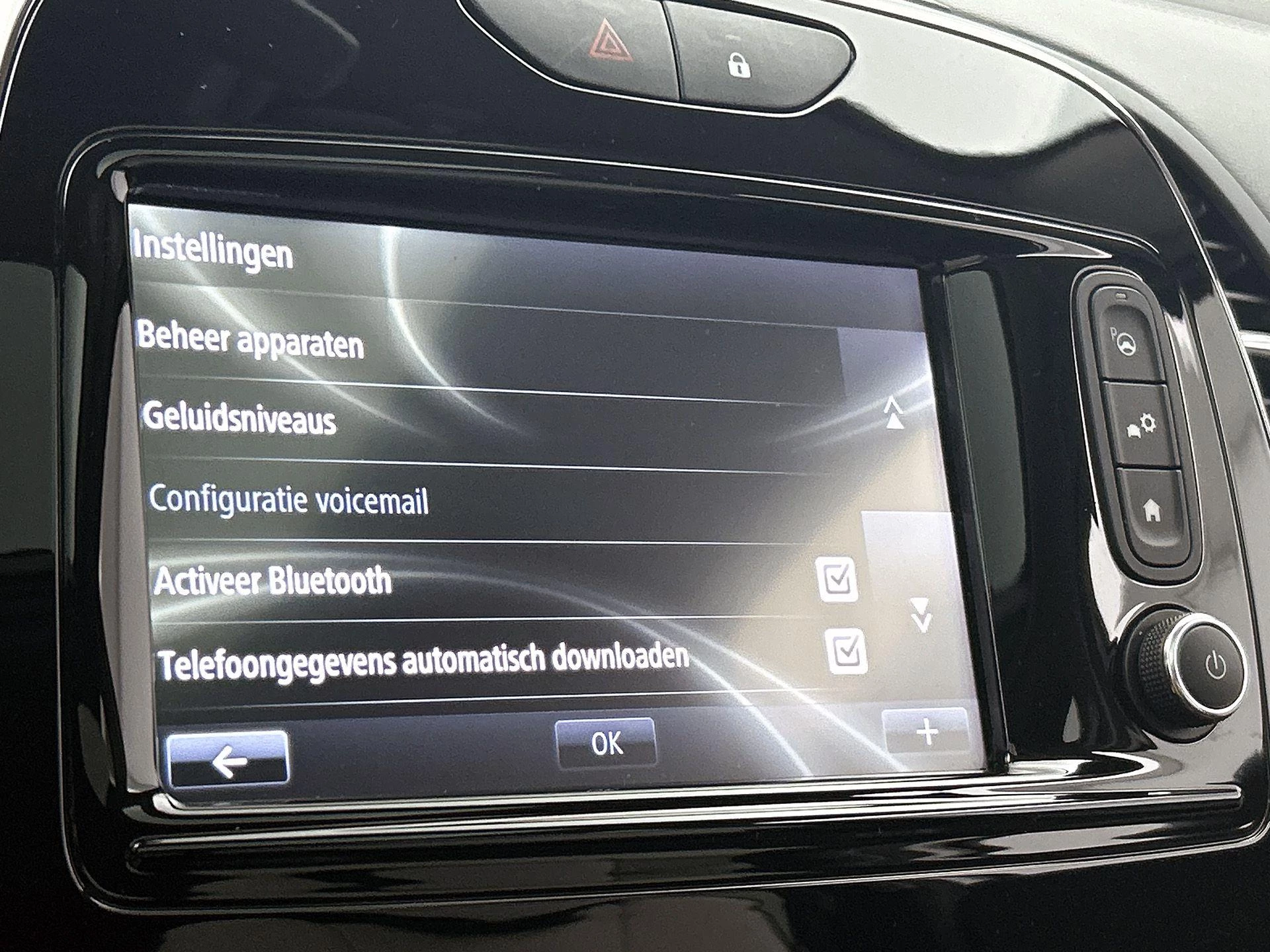 Renault-Captur-image-12