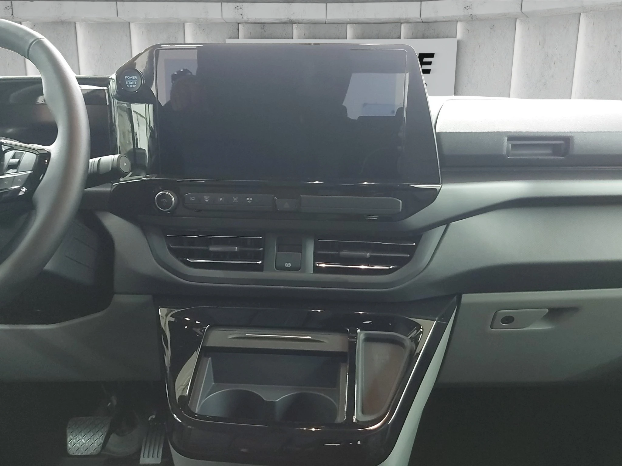 Ford-Tourneo Custom-image-14