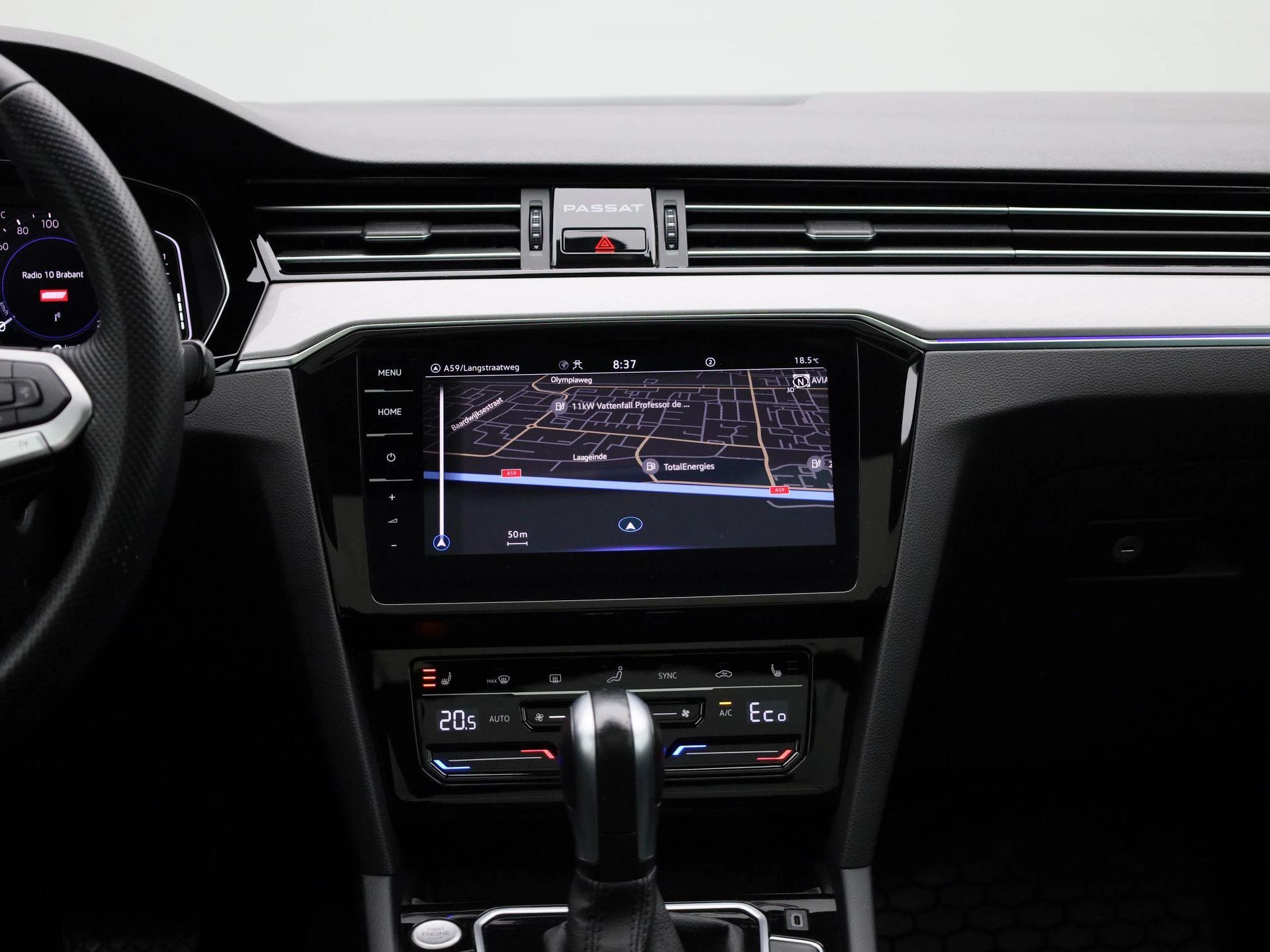 Volkswagen-Passat-image-8