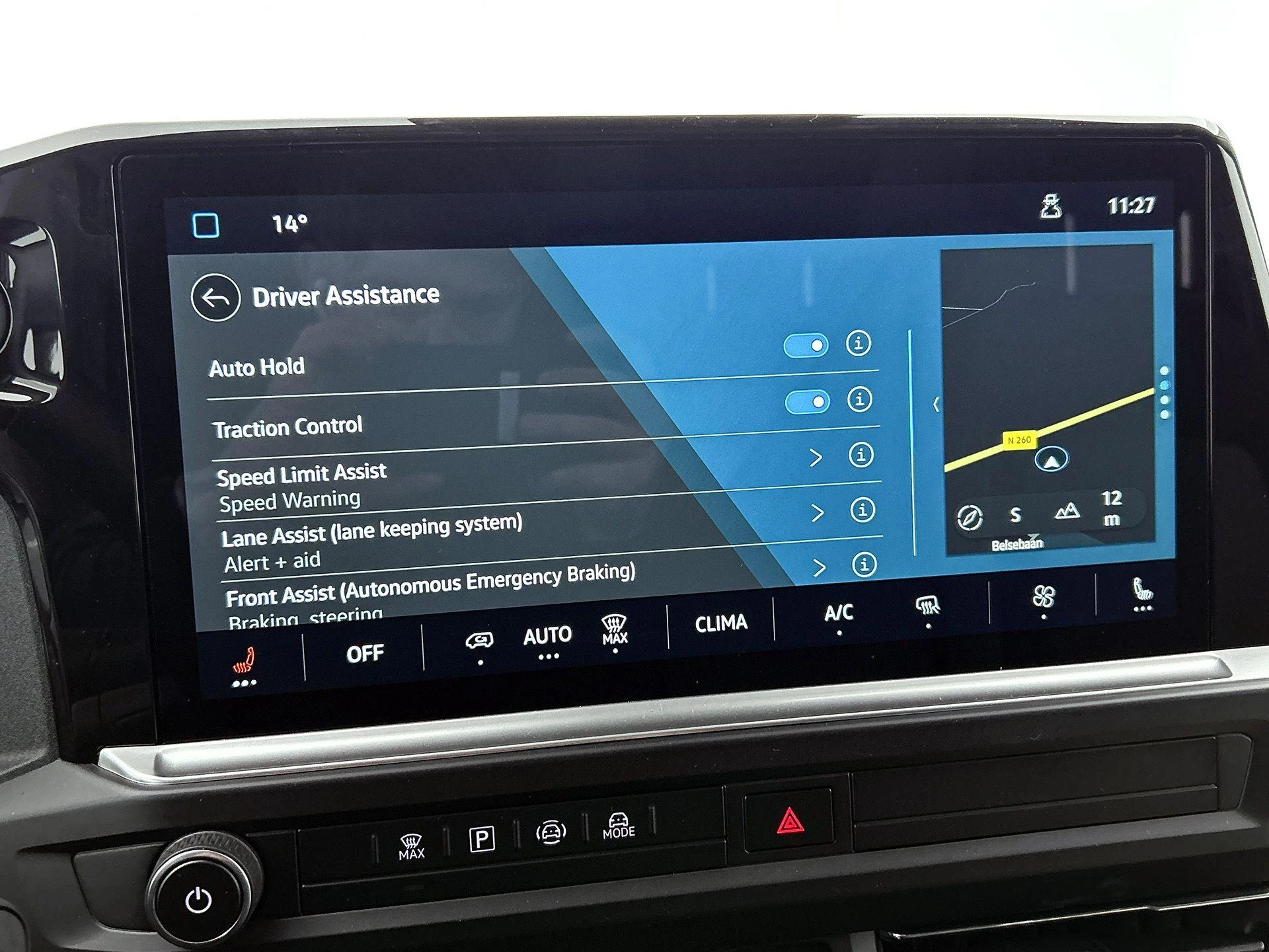 Volkswagen-e-Transporter-image-12