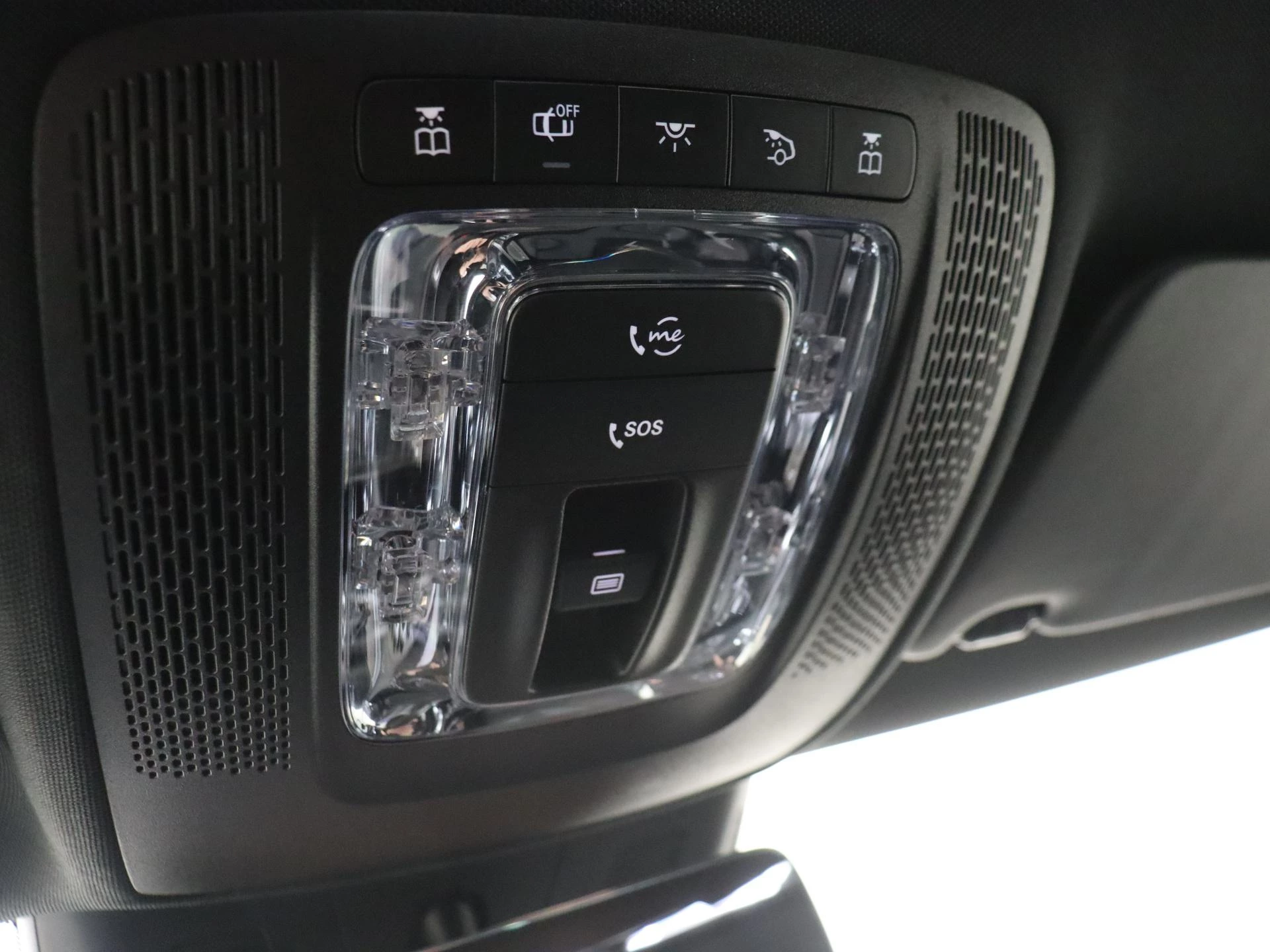 Mercedes-Benz-CLA-image-22